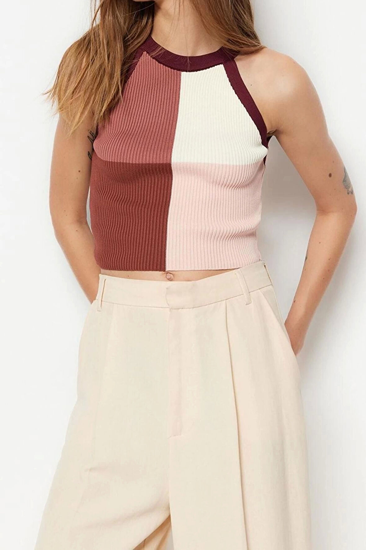 Moda Halter Yaka Triko Slim Renk Bloklu Desen Casual Günlük Crop Kolsuz Bluz