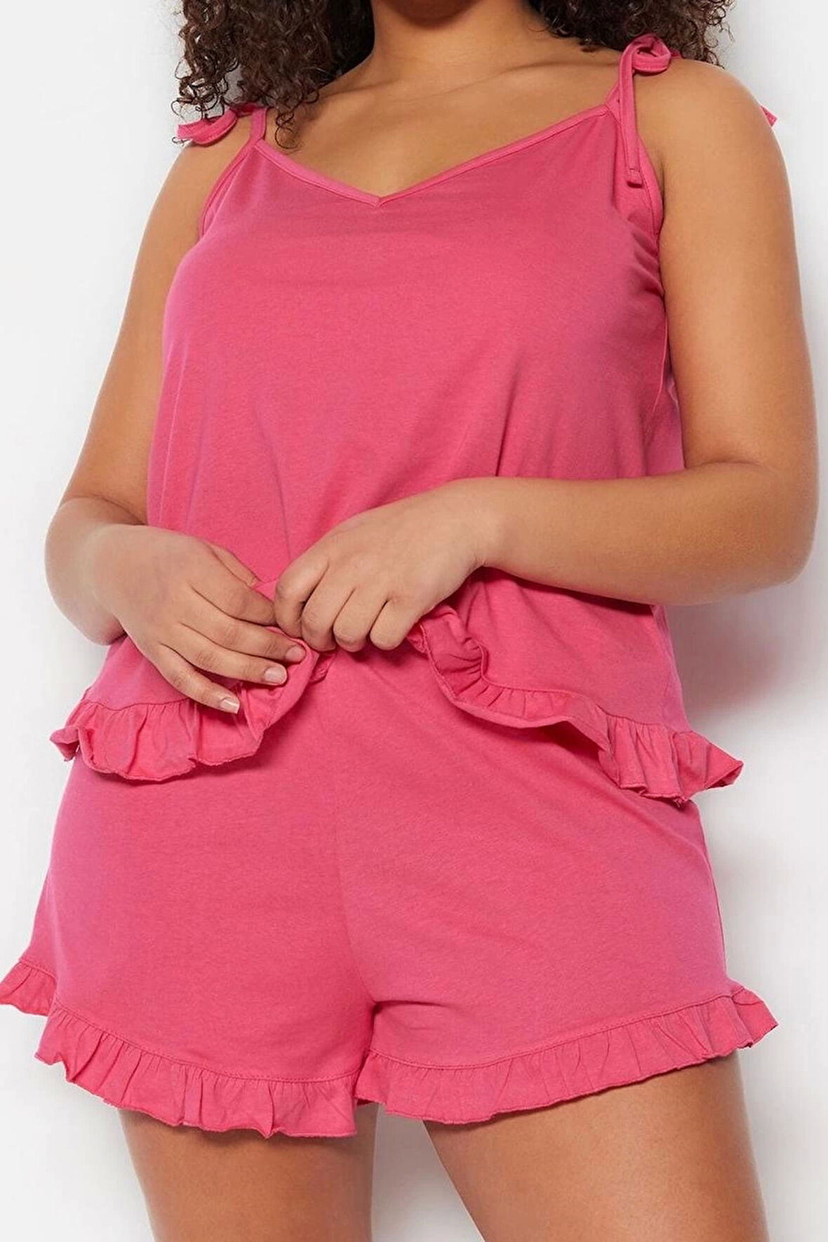 Tarz Rahat Büyük Beden Uzun Kollu Geniş Paça Fırfır Detaylı Askılı Örme Pijama Takımı