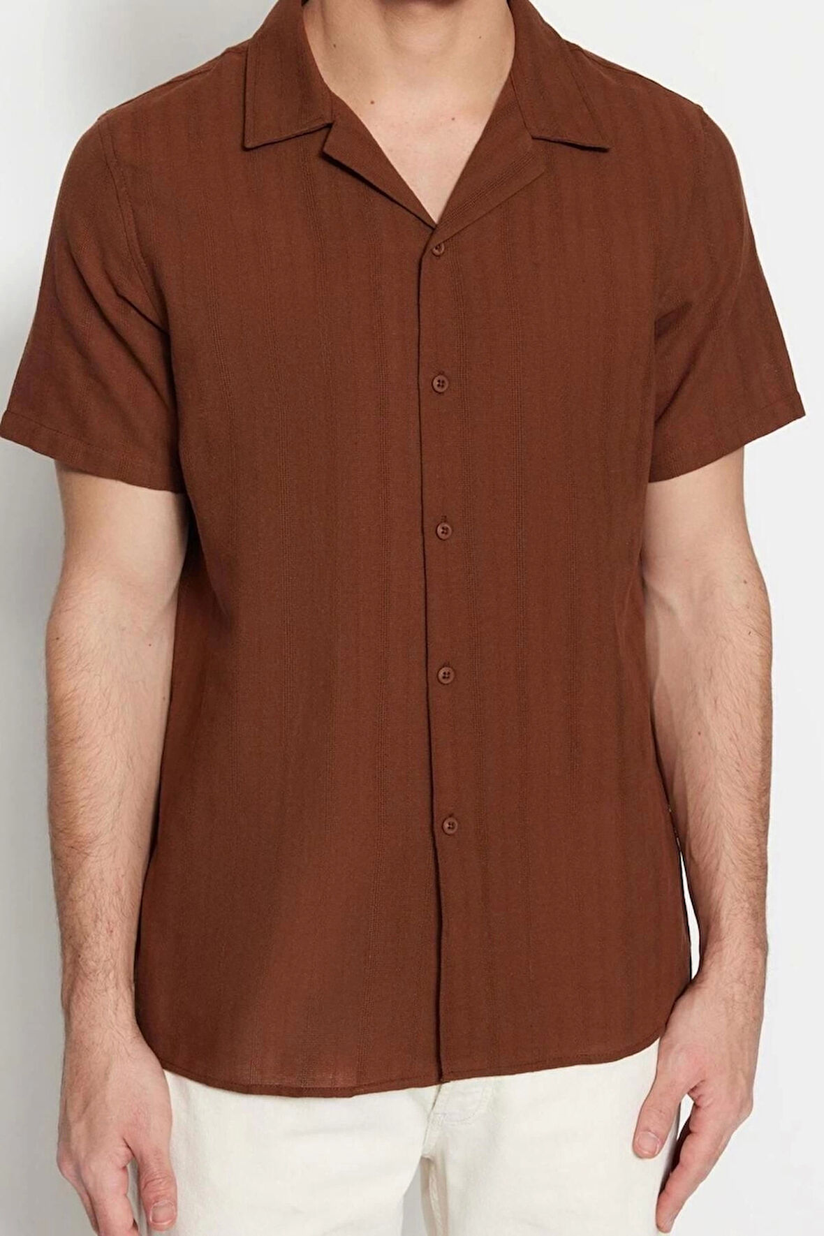 Moda Erkek Apaş Yaka Dokulu Desen Günlük Regular Fit Dokulu Yazlık Keten Görünümlü Gömlek