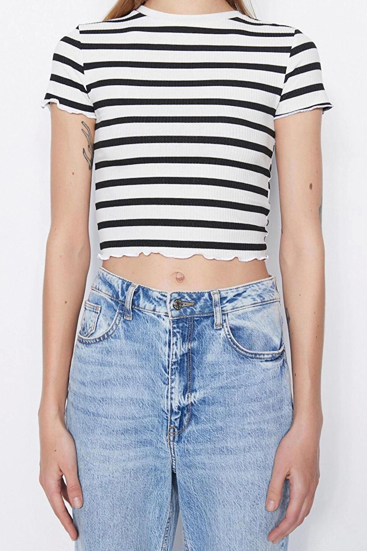 Moda Bisiklet Yaka Örme Slim Çizgili Desen Casual Günlük Crop Kısa Kol Bluz