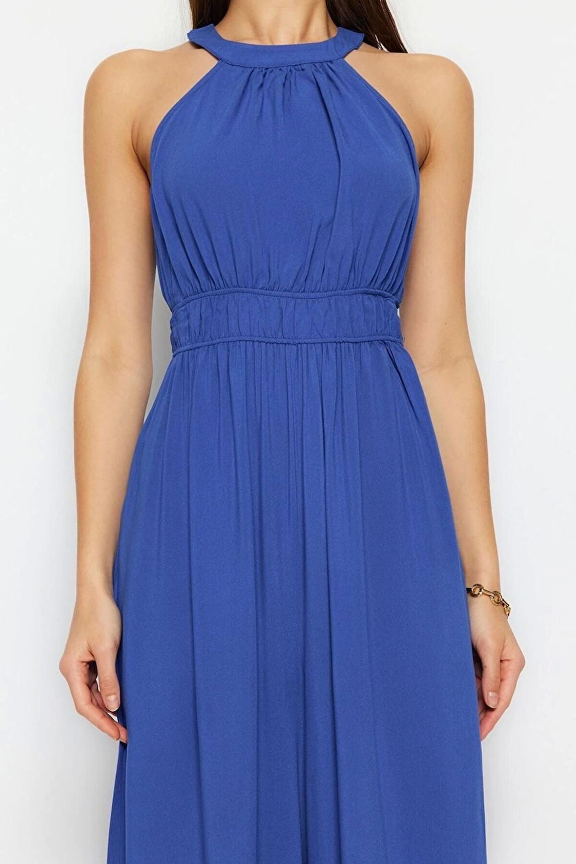 Kadın Moda Reglan Kol Boru Paça Halter Yaka Uzun Beli Büzgü Detaylı Geniş Paça Maxi Dokuma Tulum