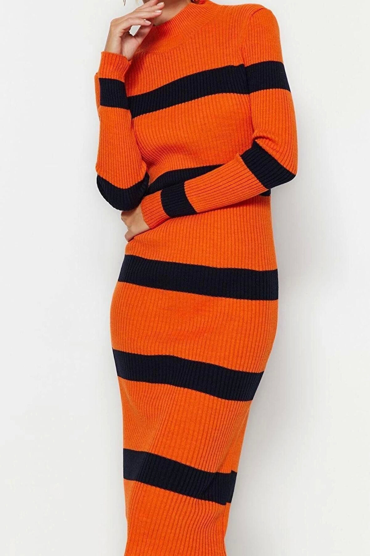 Moda Slim Casual Günlük Tek Plaka Triko Dik Yaka Uzun Kol Bodycone Midi Boy Elbise