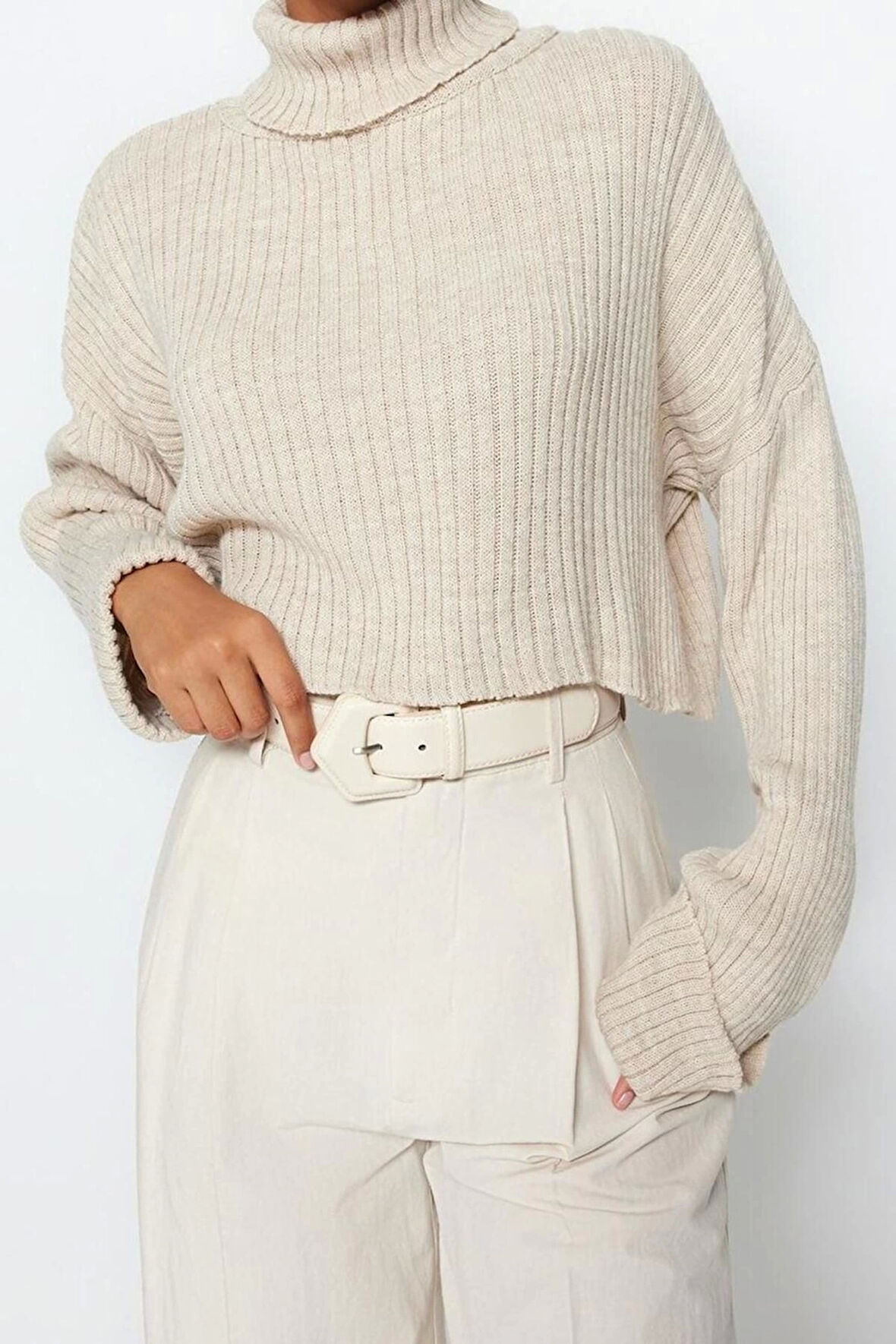 Kadın Modern Tarz Rahat Uzun Balıkçı Yaka Düz Kol Crop Triko Kazak