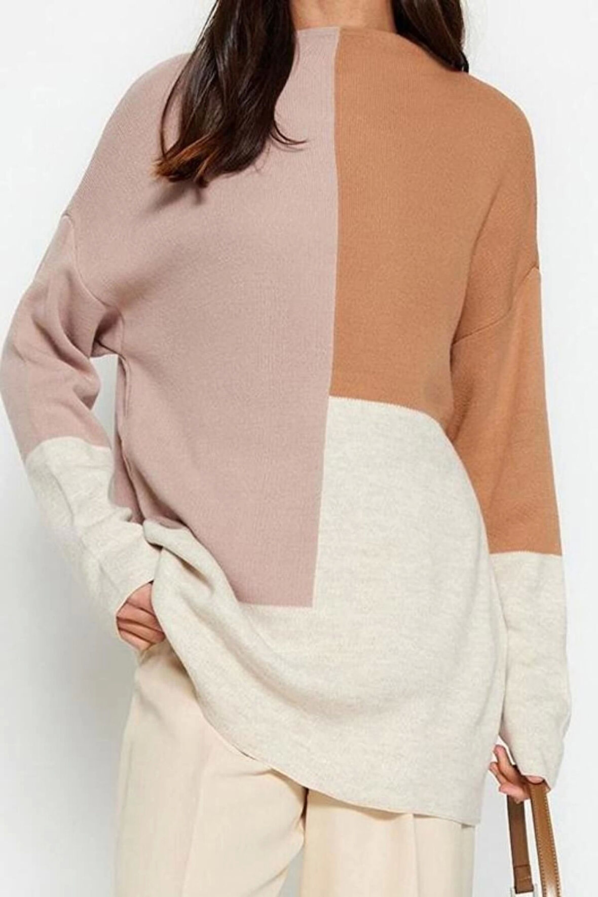 Kadın Modern Tarz Rahat Uzun Dik Yaka Renk Bloklu Kol Regular Triko Kazak