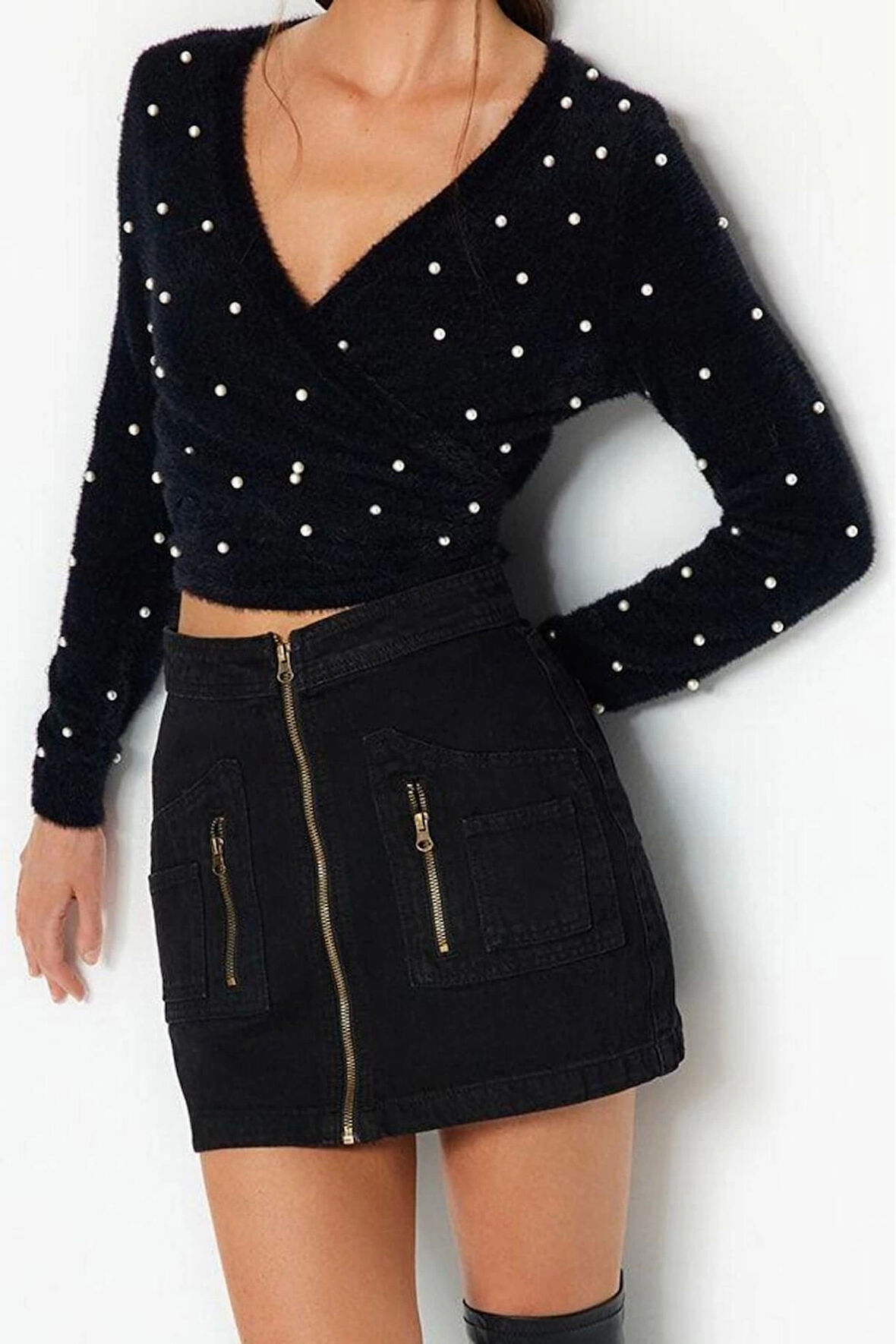 Kadın Modern Tarz Rahat Uzun Kruvaze Nakışlı İşlemeli Kol Crop Triko Kazak