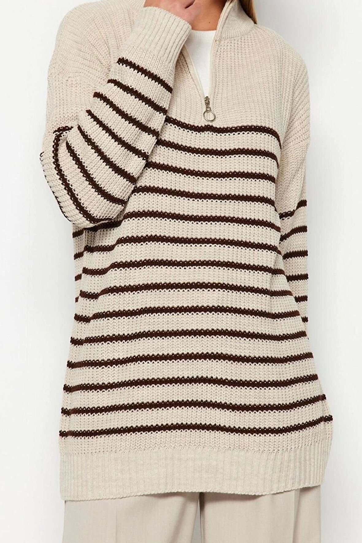 Stil Modern Kadın Midi Düşük Kol Yarım Balıkçı Yaka Tesettür Çizgili Fermuar Detaylı Triko Kazak