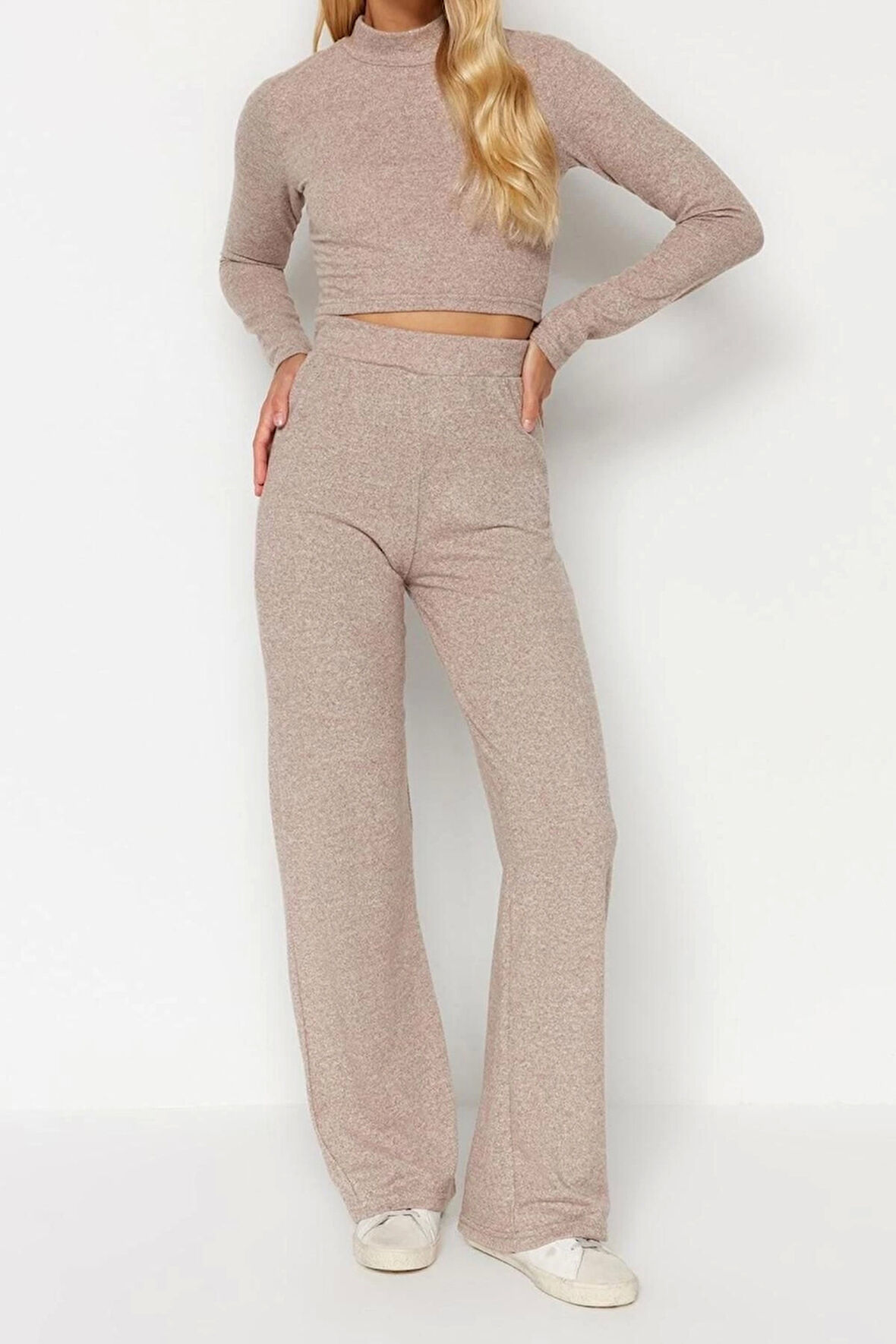 Tarz Kadın Yüksek Bel Dik Yaka Dik Yaka Yumoş Crop ve Wide Leg Örme Alt-Üst Takım