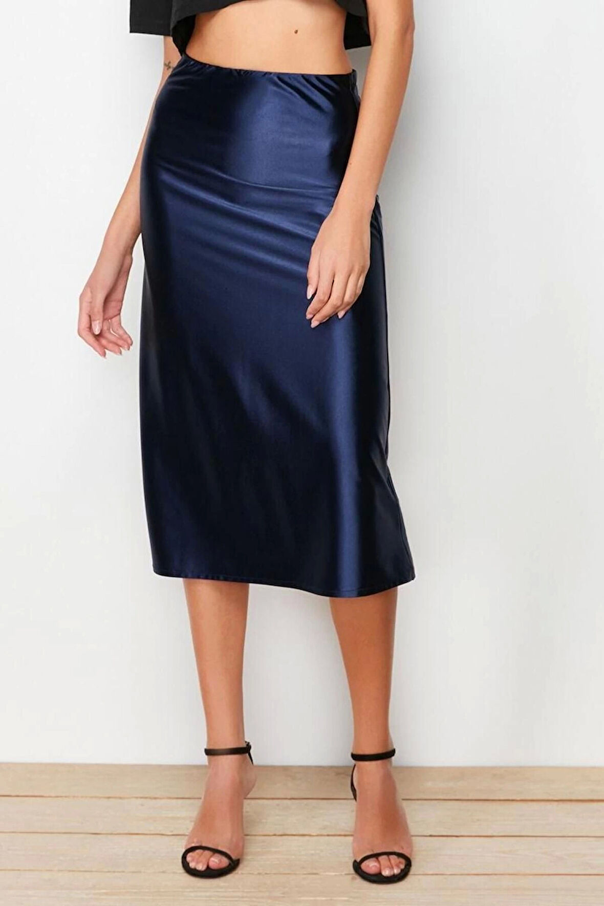 Moda A-line Düz Desen Günlük Midi Boy Premium Saten A Kesim Çan Form Midi Örme Etek