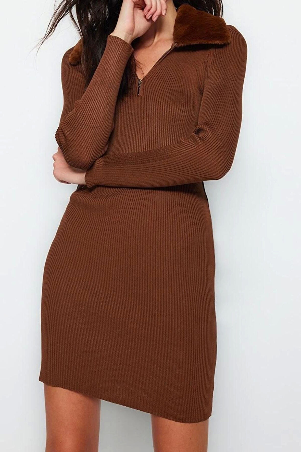 Moda Stil Slim Polo Yaka Mini Boy Triko Suni Kürk Detaylı Elbise