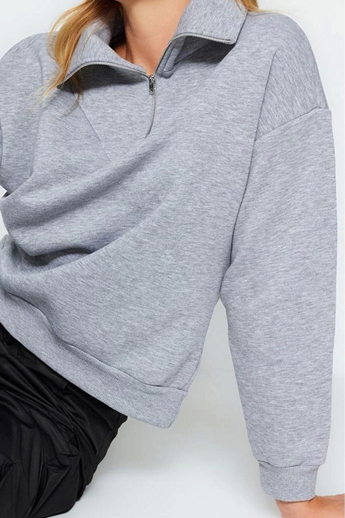 Tarz Bol Fermuarlı Yaka Düşük Kol Uzun Kalın İçi Polarlı Fermuarlı Geniş Kalıp Örme Sweatshirt