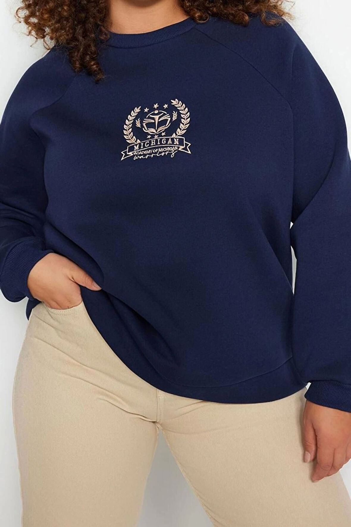Büyük Beden Oversize Bisiklet Yaka Reglan Kol Kalın İçi Polarlı Nakış Detaylı Örme Sweatshirt