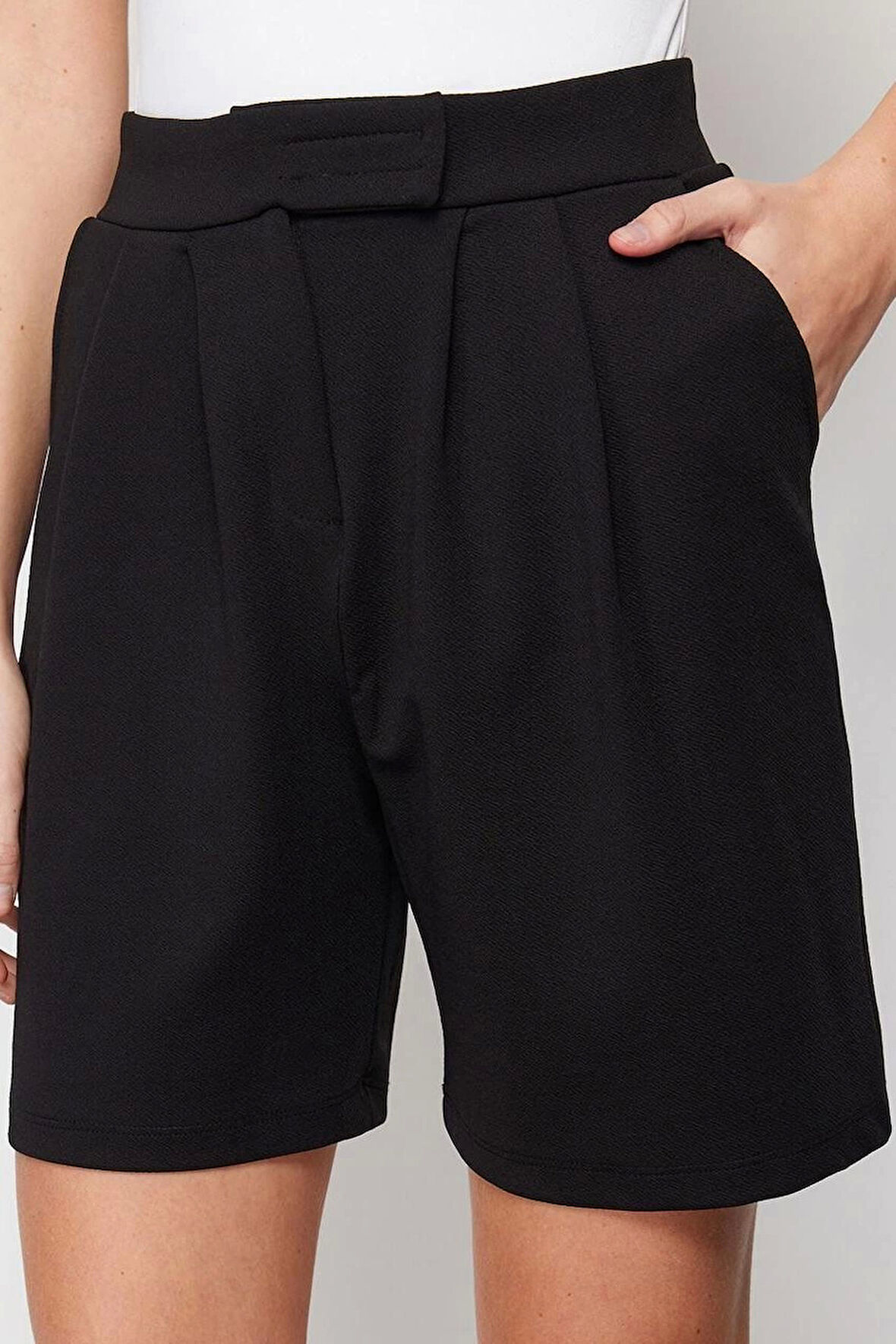 Moda Örme Yüksek Bel Geniş Paça Gündelik Gri Pileli Cırt Cırt Kapamalı Şort Bermuda