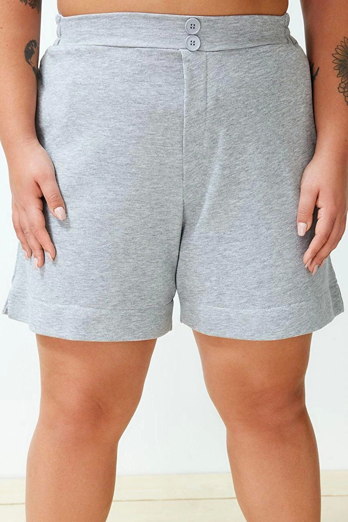 Büyük Beden Moda Örme Yüksek Bel Geniş Paça Gündelik Gri Düğme Detaylı Şort Bermuda
