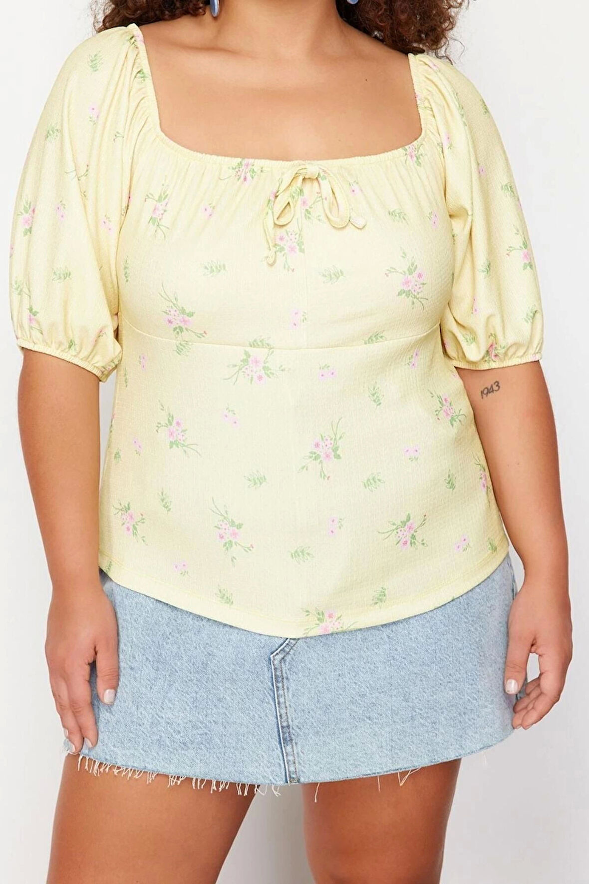 Moda Büyük Beden Kare Yaka Örme Fit Çiçekli Desen Casual Günlük Regular Kısa Kol Bluz