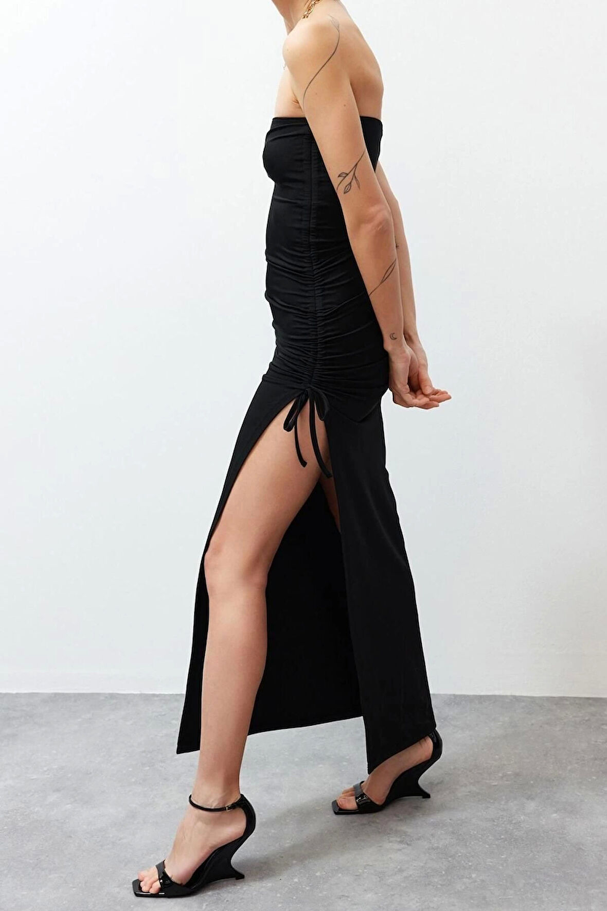 Moda Fit Mezuniyet Balo Örme Kolsuz Kol Midi Boy Elbise