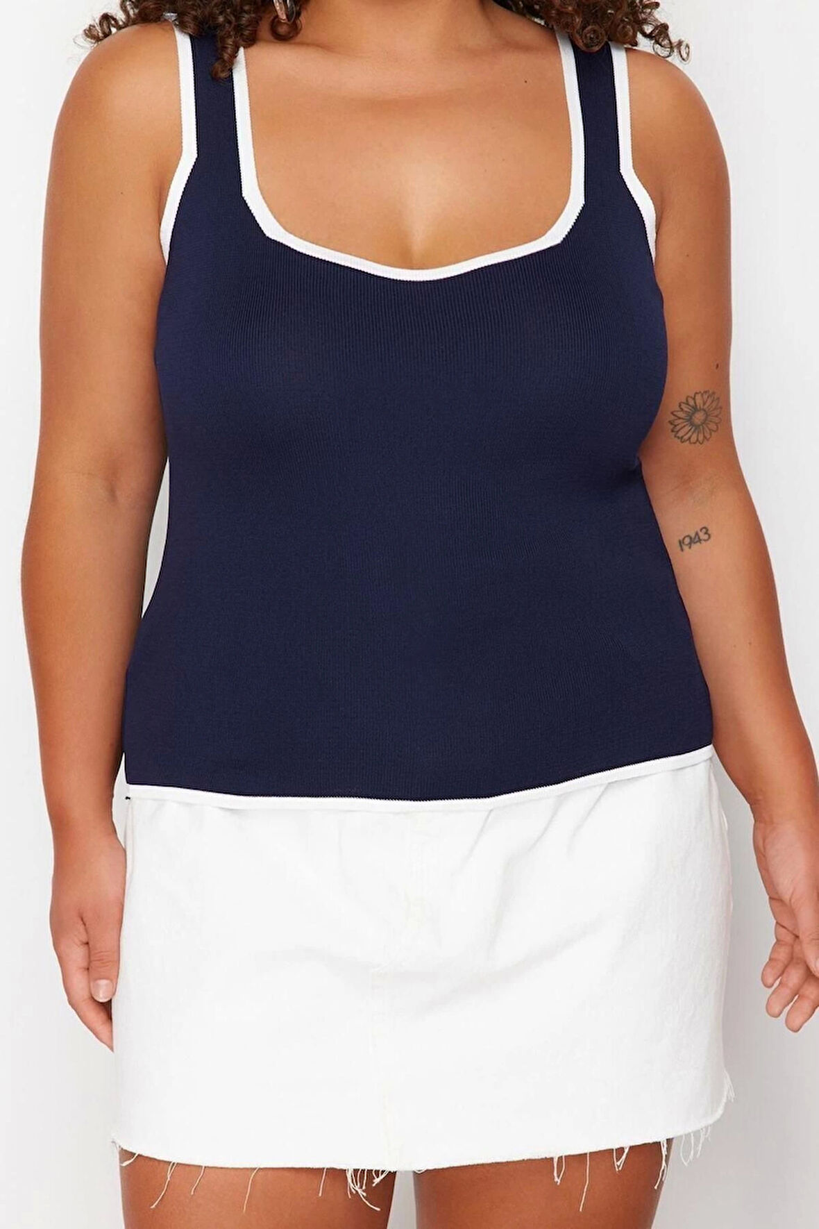 Moda Büyük Beden Kalp Yaka Triko Fit Düz Desen Casual Günlük Regular Askılı Kol Bluz
