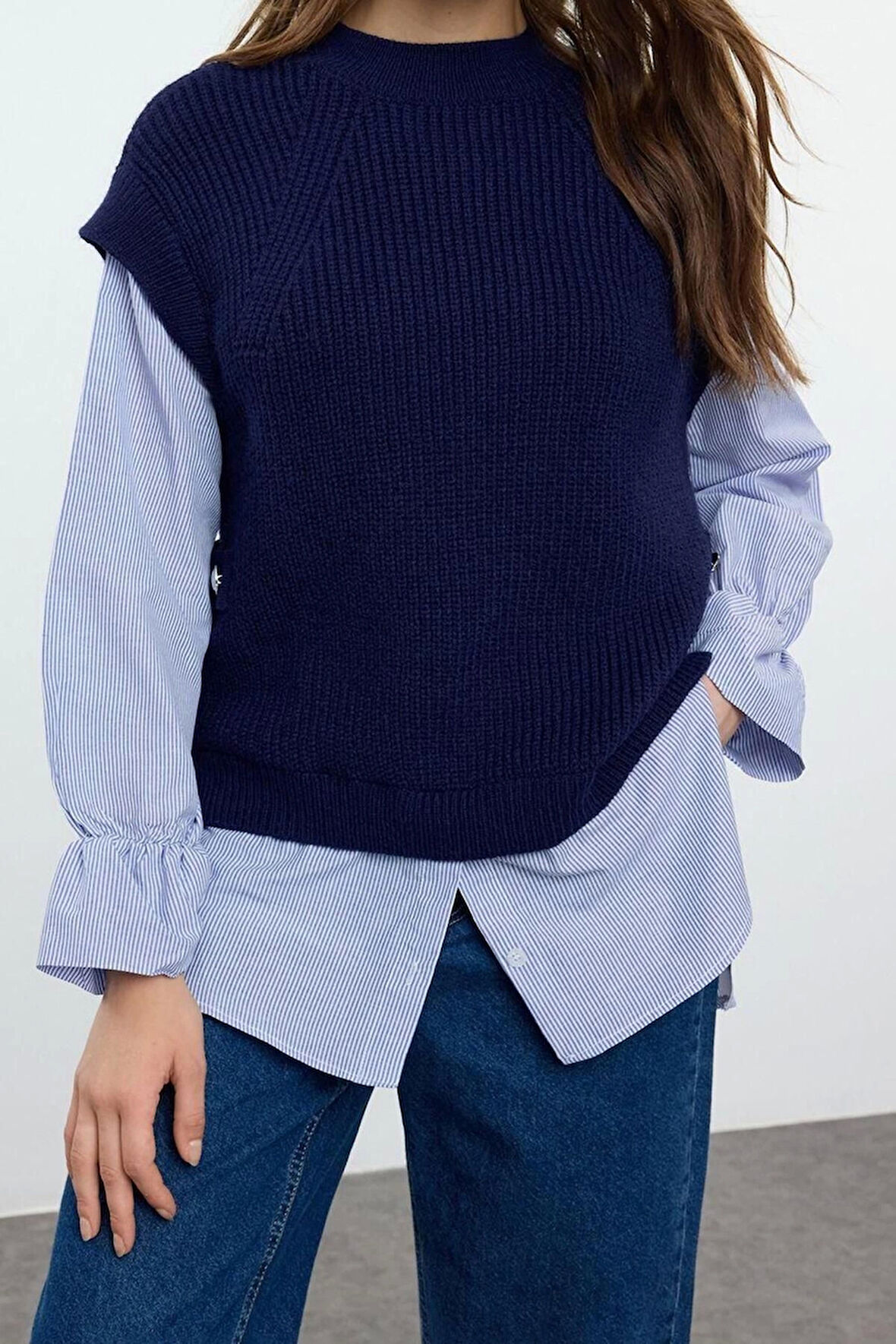 Stil Modern Kadın Regular Standart Kol Dik Yaka Yumuşak Dokulu Garni Detaylı Triko Kazak