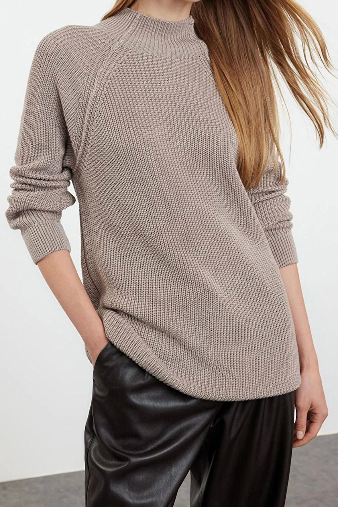 Stil Modern Kadın Uzun Standart Kol Dik Yaka Geniş Kalıp Triko Kazak