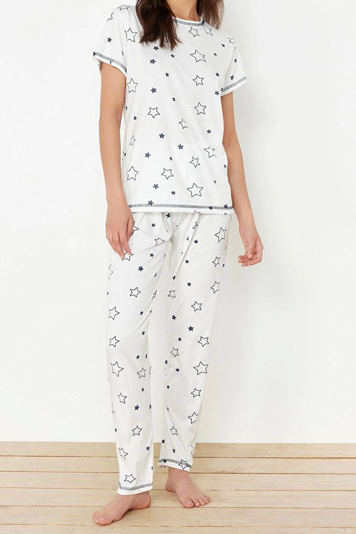 Tarz Rahat Kısa Kollu Boru Paça Yıldız Desenli Örme Pijama Takımı