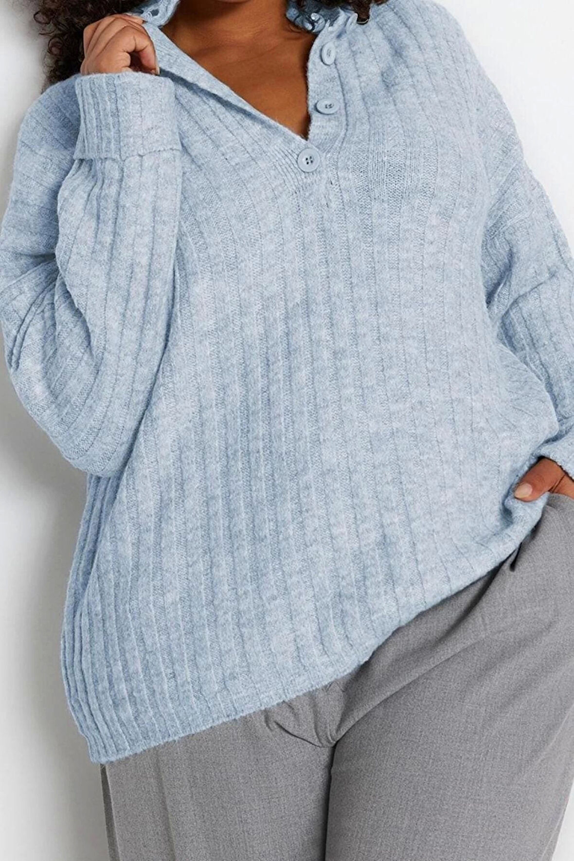 Büyük Beden Kadın Modern Tarz Rahat Uzun Düğmeli Yaka Düz Kol Uzun Triko Kazak