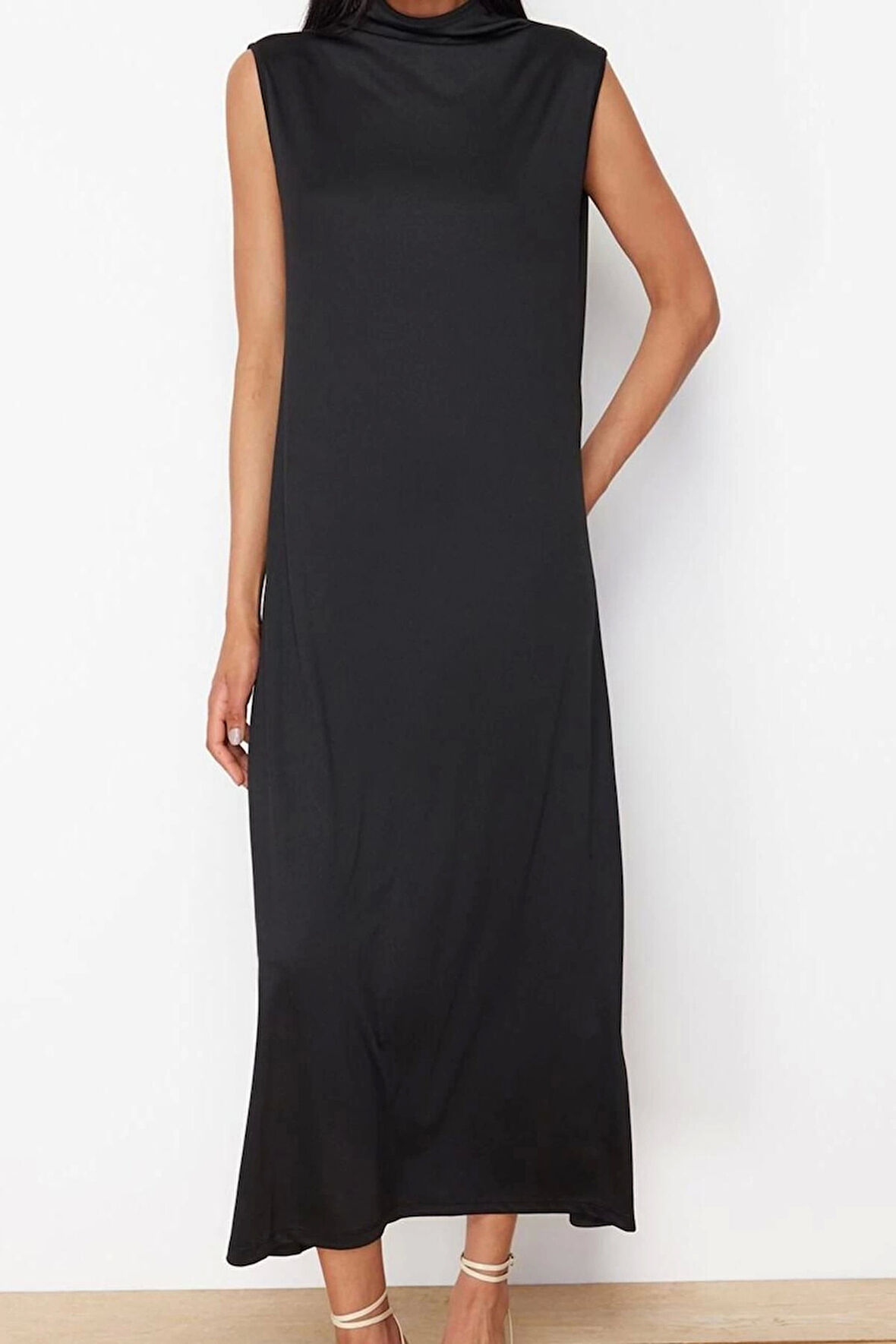 Moda Stil Regular Dik Yaka Maxi Boy Tesettür Örme Dalgıç Scuba Kolsuz Astar İçlik Elbise