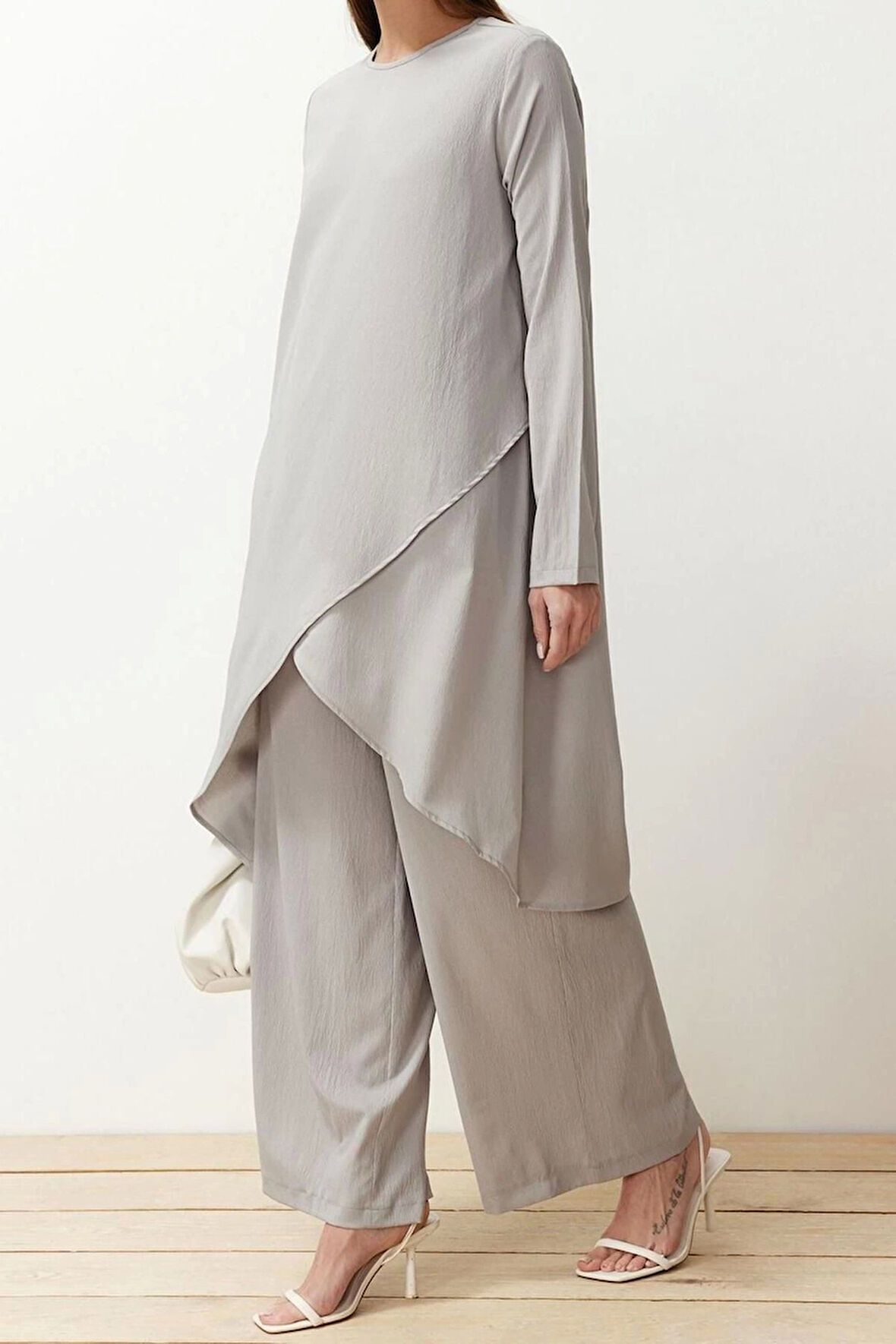 Tarz Kadın Modern Moda Normal Bel Boru Paça V Yaka Asimetrik Dokuma Tunik Pantolon Alt-Üst Takım