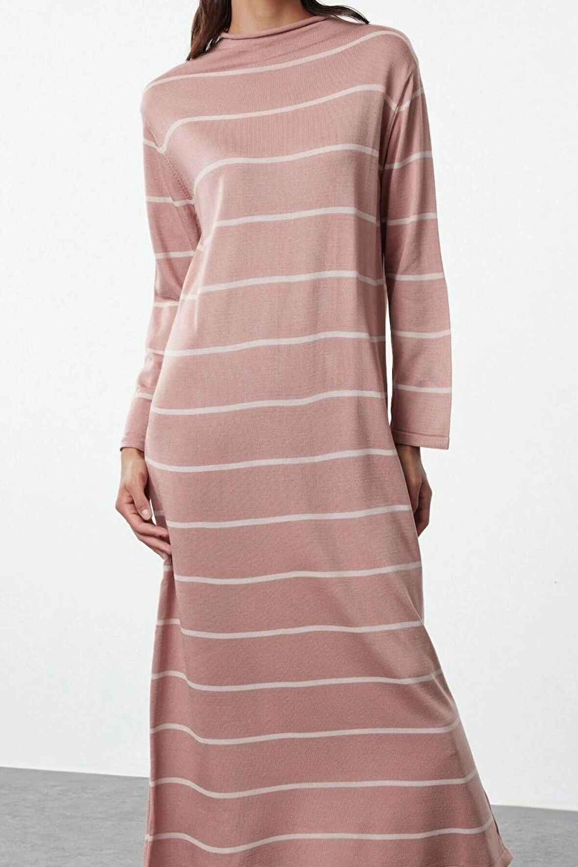 Moda Stil Relaxed Dik Yaka Maxi Boy Tesettür Çizgili Triko Elbise