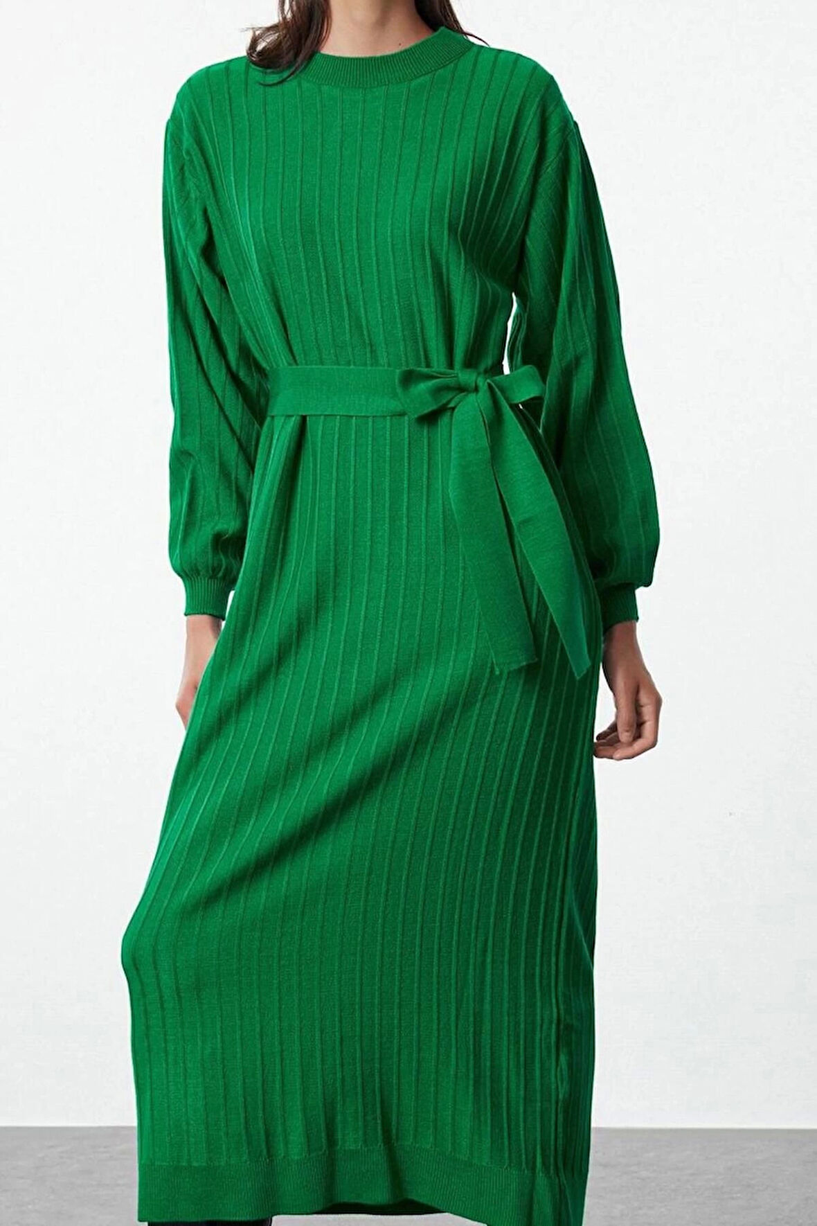 Moda Stil Relaxed Dik Yaka Maxi Boy Tesettür Kuşaklı Triko Elbise