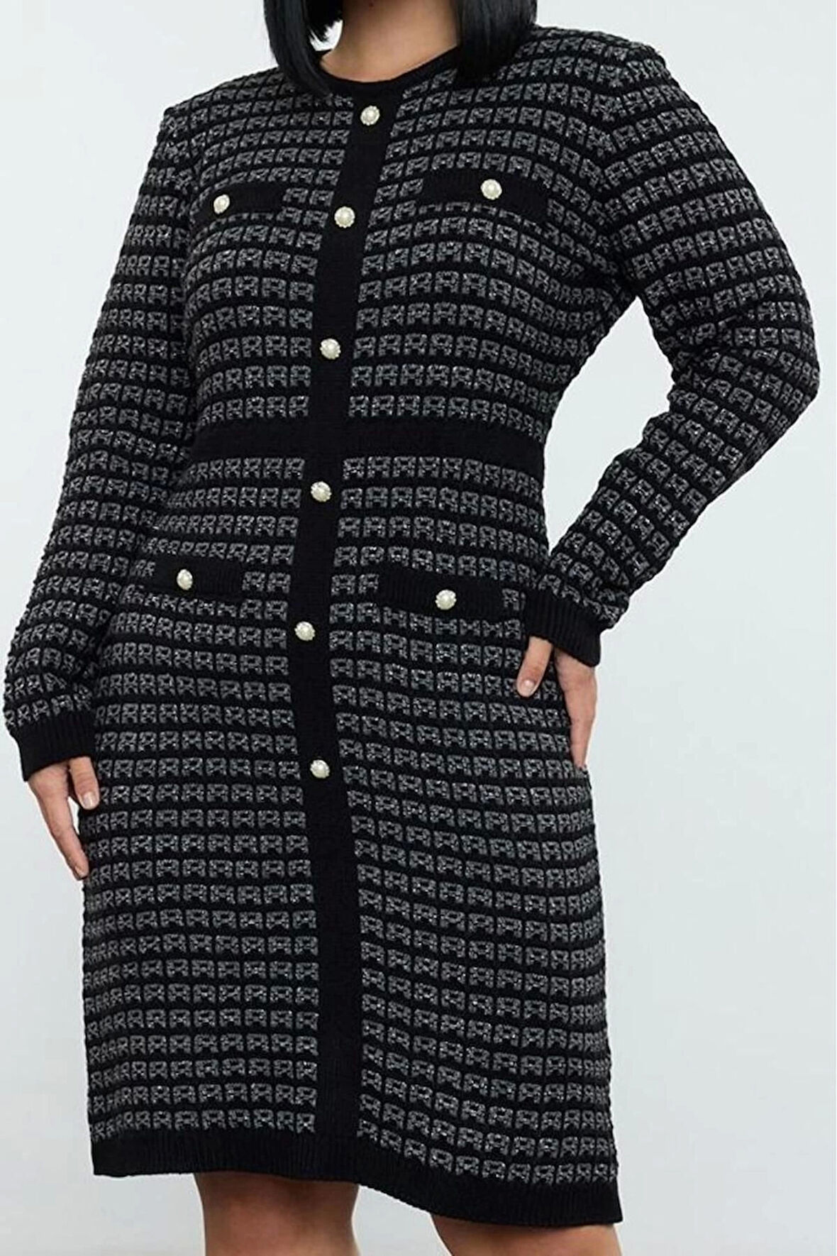 Moda Stil Fitted Bisiklet Yaka Mini Boy Büyük Beden Desenli Düğmeli Triko Elbise
