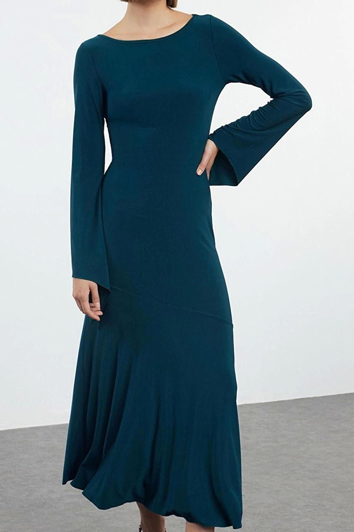 Moda Stil Slim Kayık Yaka Maxi Boy Düz Vücuda Oturan Eteği Volanlı Esnek Örme Elbise