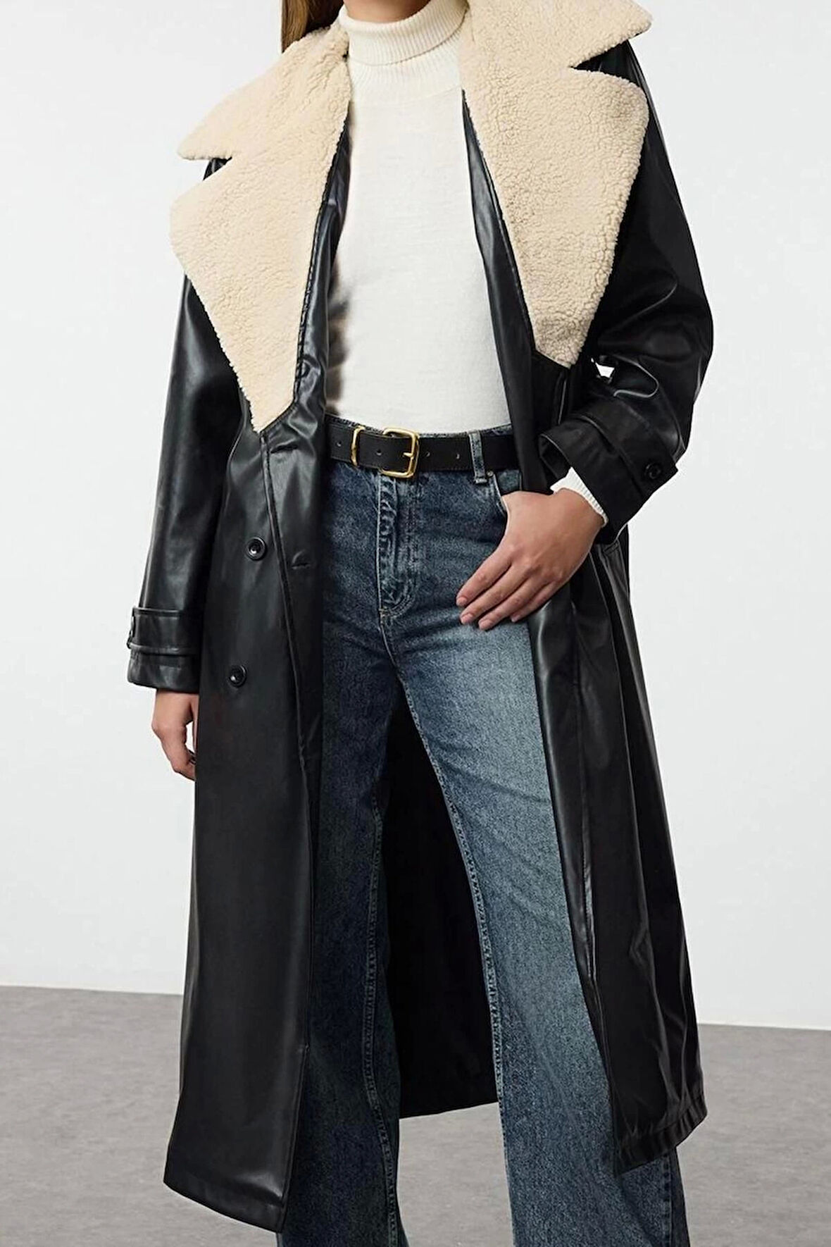 Tasarım Düz Astarlı Yaka Uzun Oversize Ceket Kadın Oversize Peluş Yaka Detaylı Suni Deri Trençkot