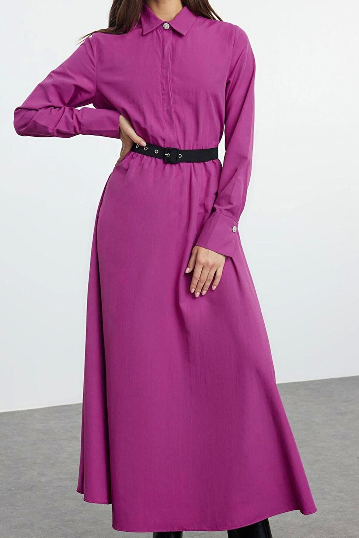 Moda Stil Regular Gömlek Yaka Uzun Tesettür Kemer Detaylı Dokuma Elbise