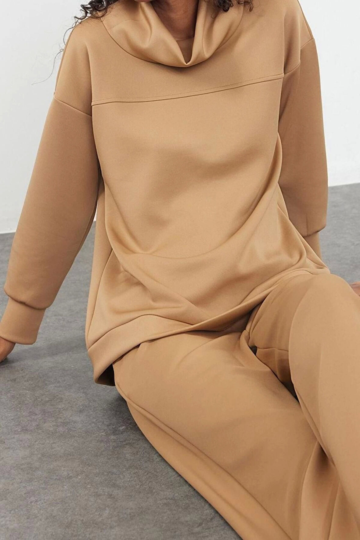 Tarz Kadın Modern Moda Normal Bel Boru Paça V Yaka Yaka Detaylı Scuba Örme Alt-Üst Takım