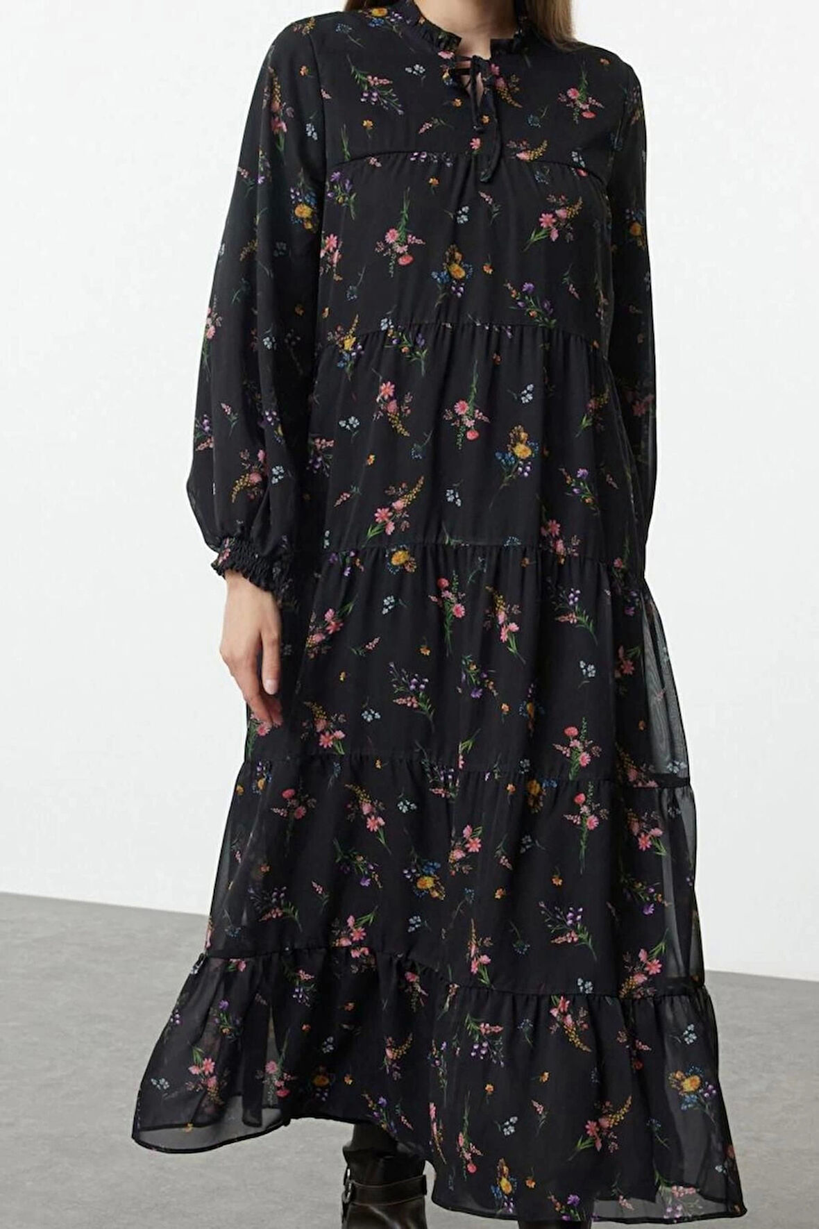 Moda Stil Oversize Dik Yaka Uzun Tesettür Çıtır Çiçek Desenli Yaka Detaylı Dokuma Elbise