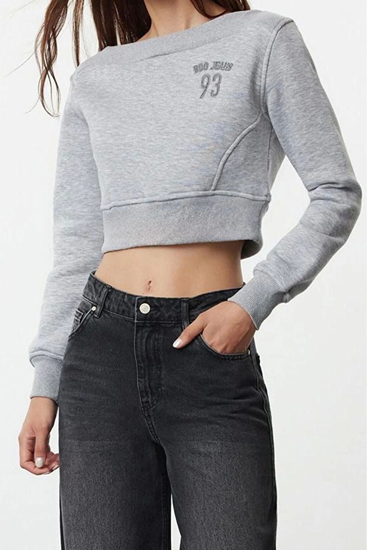 Tarz Crop Madonna Yaka Düşük Kol Crop Kayık Yaka Crop Normal Kalıp Örme Sweatshirt