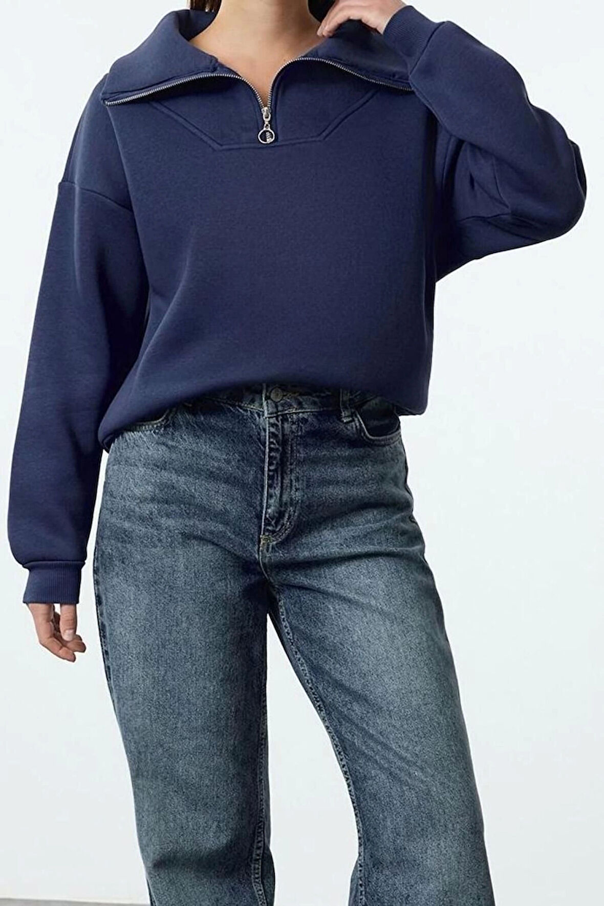 Tarz Bol Fermuarlı Yaka Düşük Kol Uzun Kalın İçi Polarlı Fermuarlı Geniş Kalıp Örme Sweatshirt