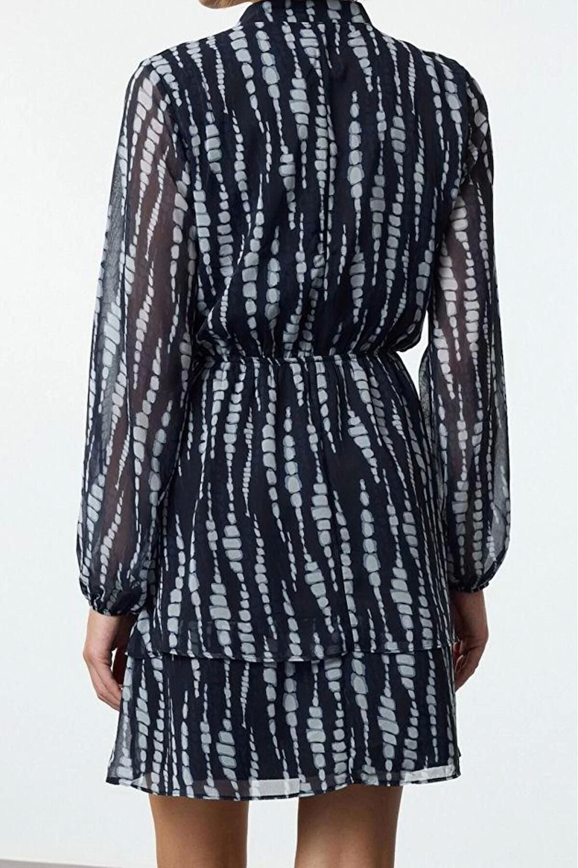 Moda Stil Regular Kruvaze Mini Boy Soyut Desen Yaka Skater Belden Açılan Astarlı Şifon Dokuma Elbise