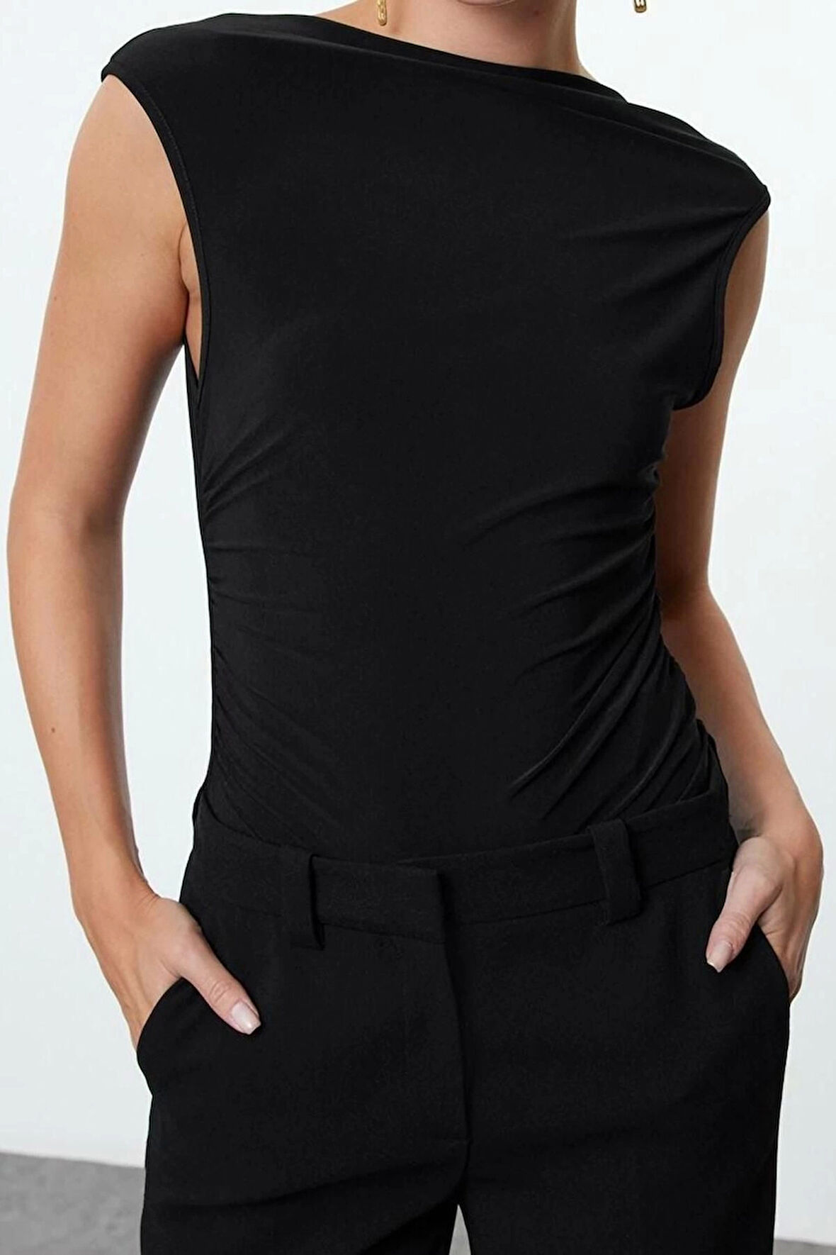Stil Kadın Sırt Detaylı Zincir Aksesuarlı Bluz Regular Örme Fitted Kalıp