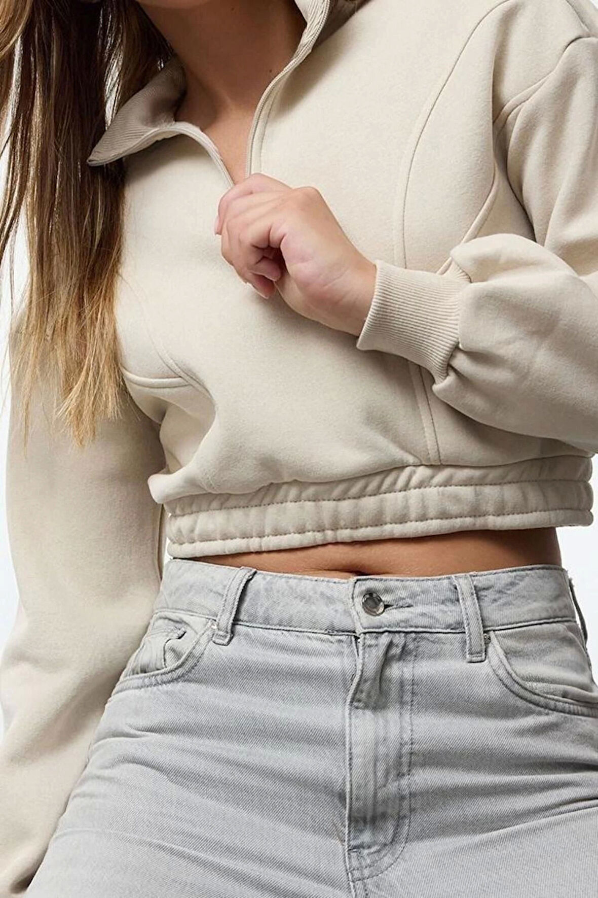 Fermuarlı Yaka Düşük Kol Standart Dikiş Detaylı Fermuarlı Beli Lastikli Crop Örme Sweatshirt