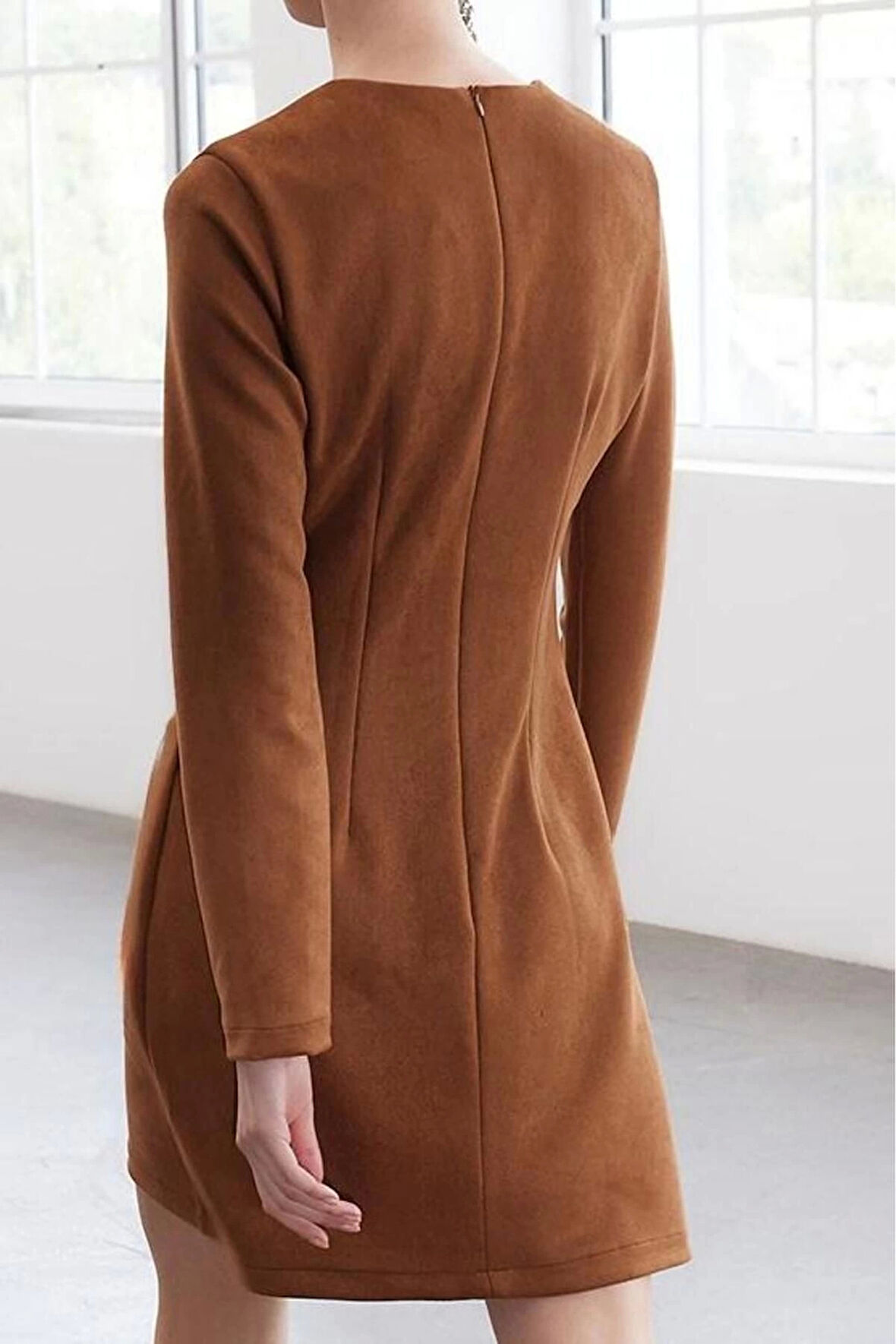 Moda Stil Regular Bisiklet Yaka Mini Boy Limited Edition Aksesuar Detaylı Süet Kışlık Dokuma Elbise