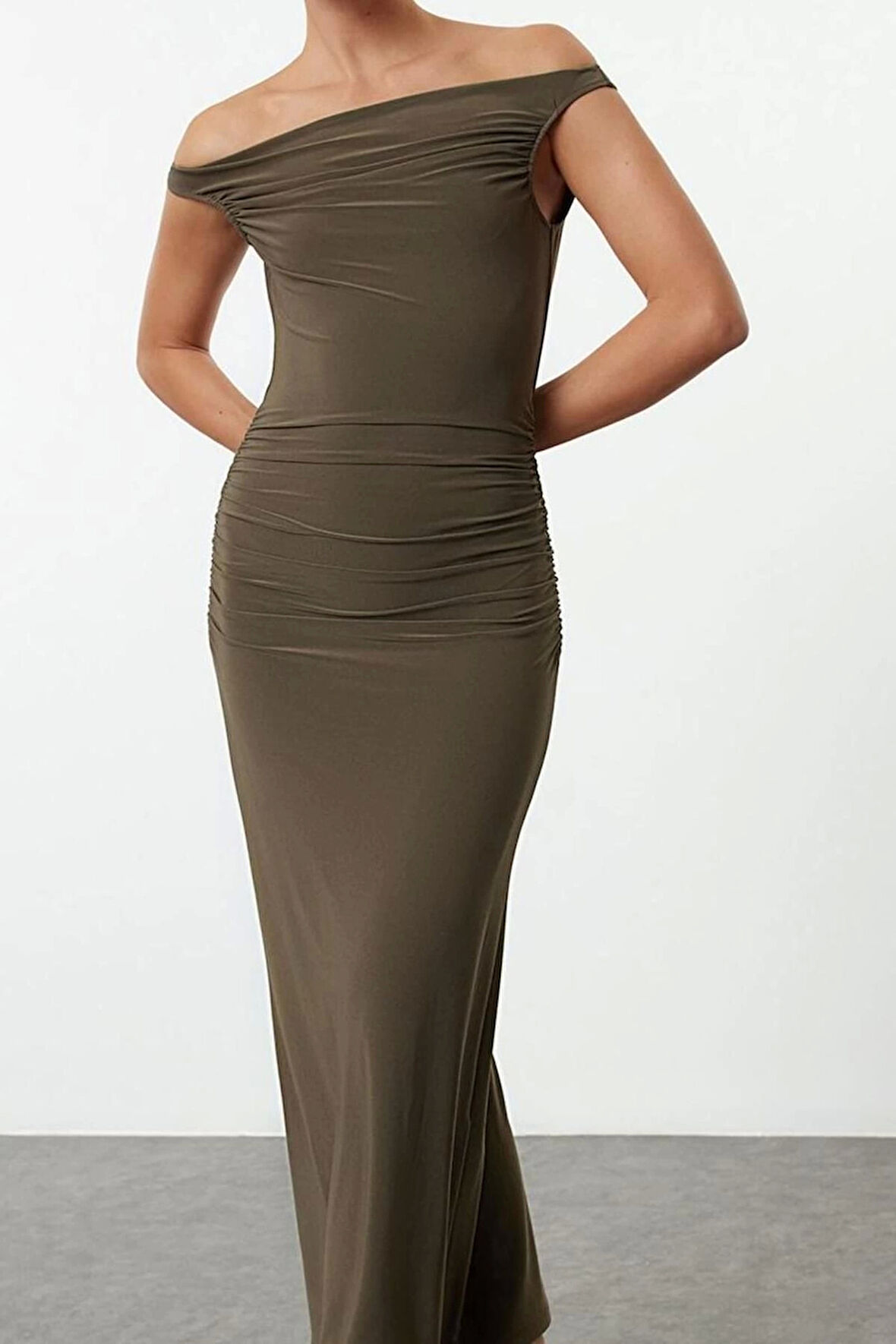 Moda Stil Fitted Carmen Yaka Midi Boy Vücuda Oturan Örme Şık Abiye Elbise