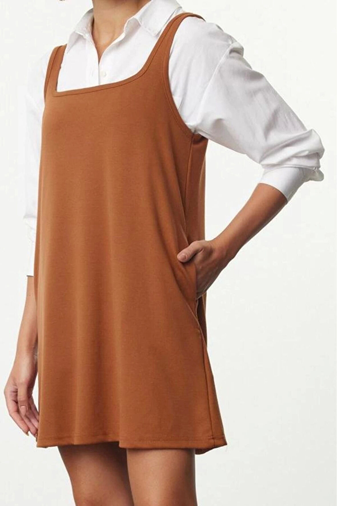 Moda Stil Relaxed Kare Yaka Mini Boy Açık kahverengi Jile Skater Belden Açılan Örme Elbise