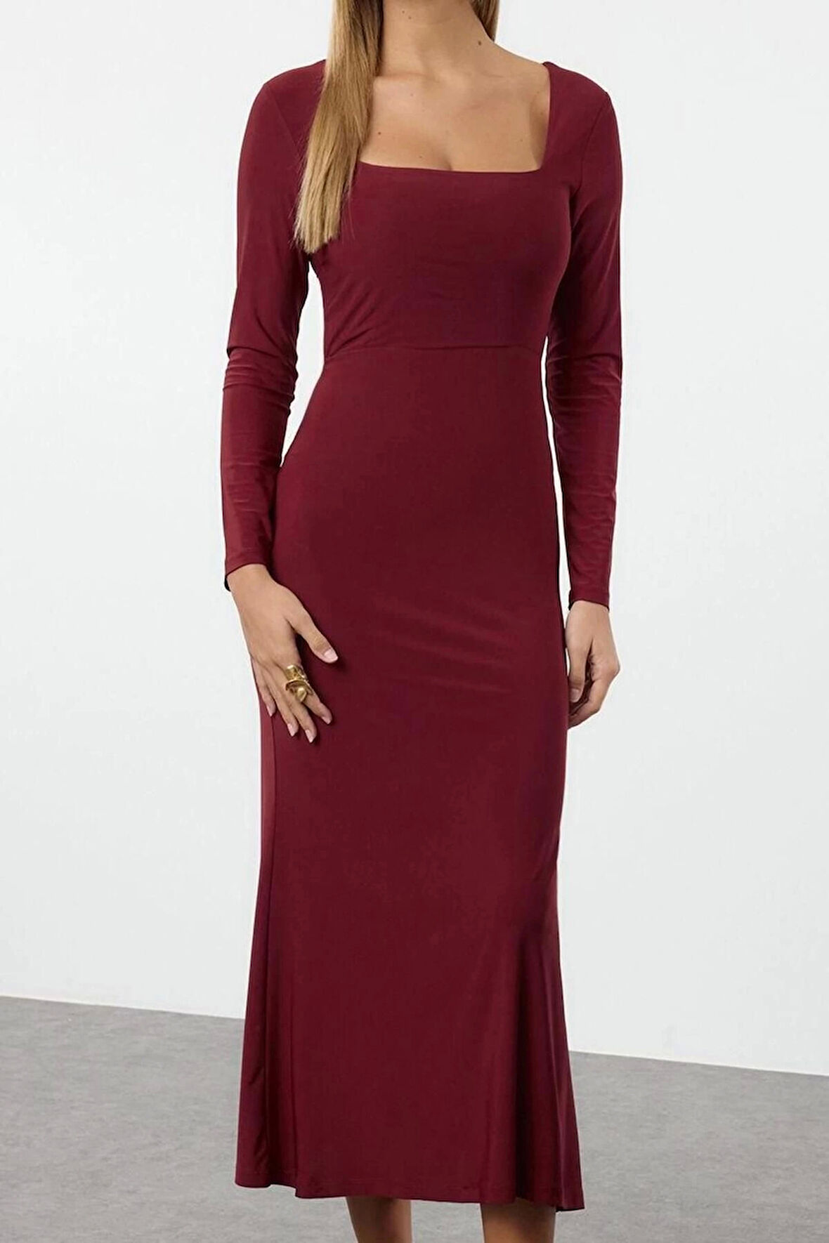 Moda Stil Slim Kare Yaka Maxi Boy Volanlı Fitted Vücuda Oturan Esnek Örme Elbise