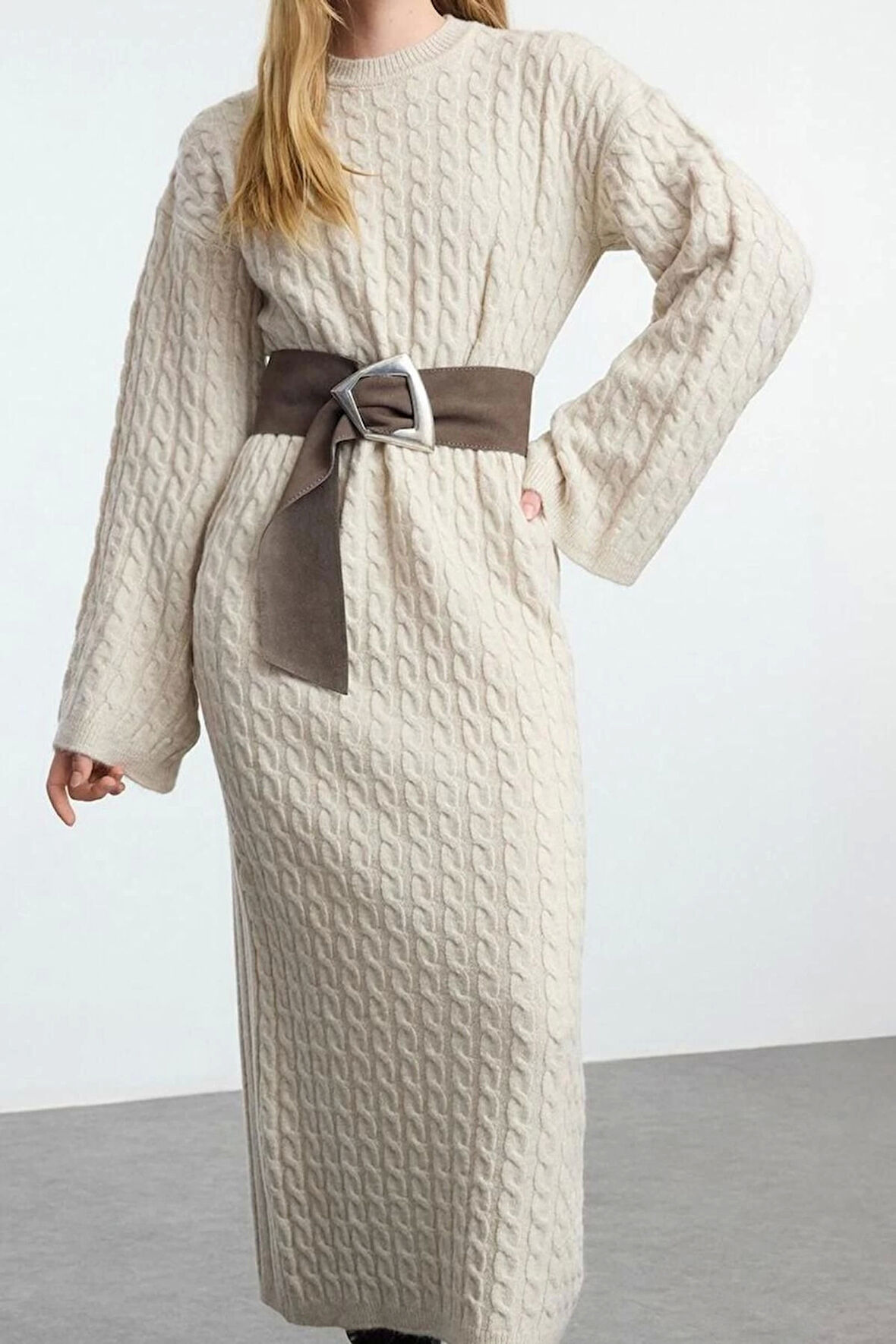 Moda Stil Oversize Bisiklet Yaka Maxi Boy Tesettür Saç Örgülü Triko Elbise