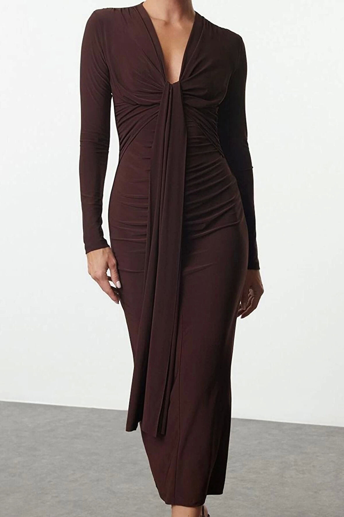 Moda Stil Fitted V Yaka Midi Boy Vücuda Oturan Örme Elbise