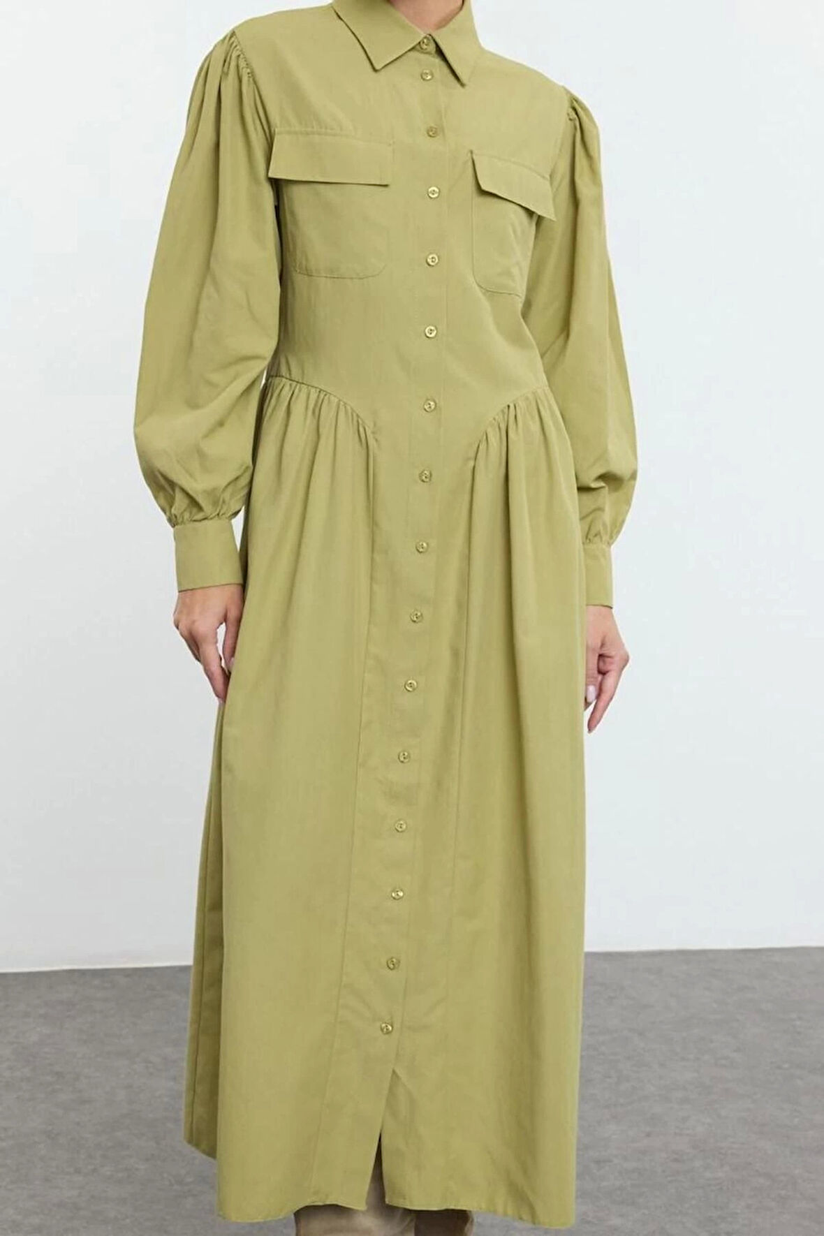 Moda Stil Regular Gömlek Yaka Maxi Boy Tesettür Poplin Dokuma Pili Detaylı Cepli Dokuma Elbise