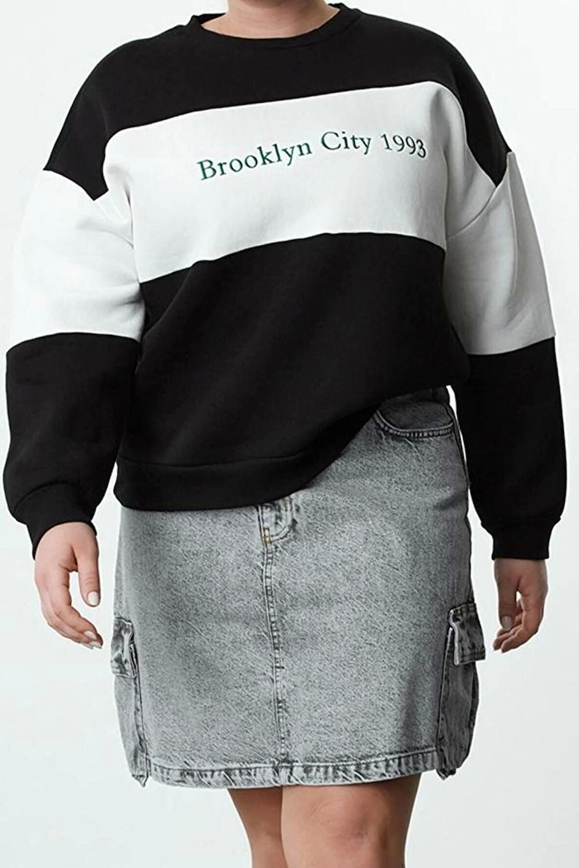 Büyük Beden Oversize Bisiklet Yaka Düşük Kol Kalın İçi Polarlı Nakış Detaylı Örme Sweatshirt