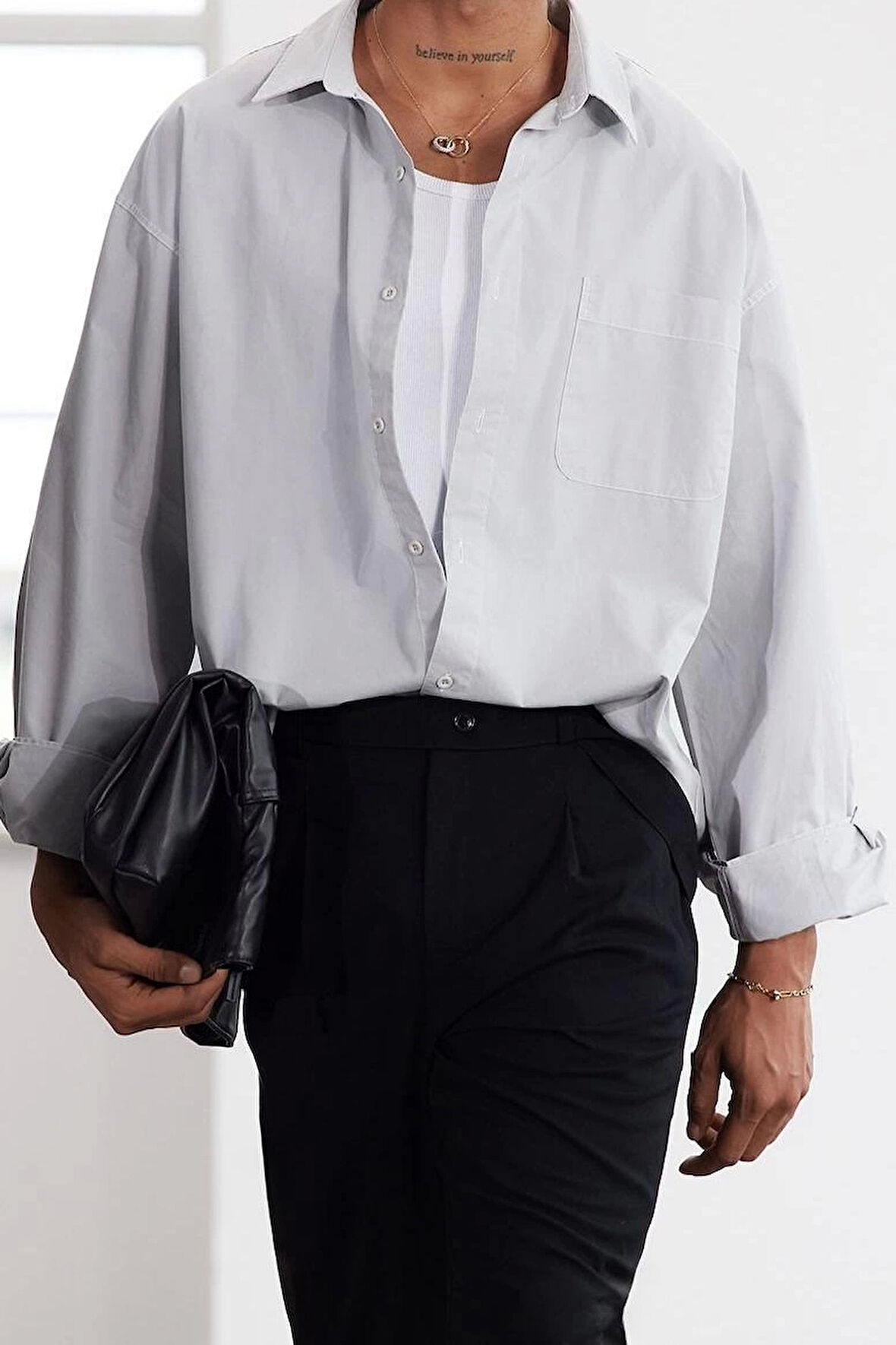 Şık Düz Desen Gömlek Yaka Limited Edition Oversize Fit Etek Ucu Stoperli Soft Touch Gömlek