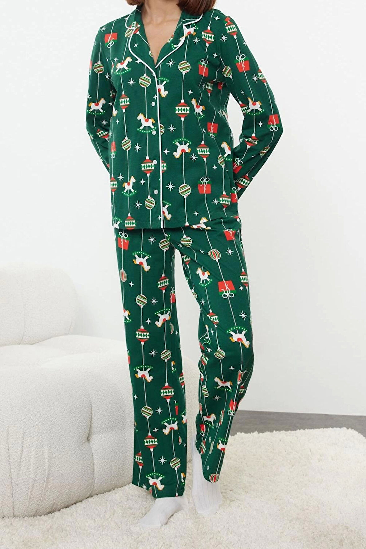 Tarz Rahat Uzun Kollu Boru Paça %100 Pamuklu Yılbaşı Temalı Örme Pijama Takımı