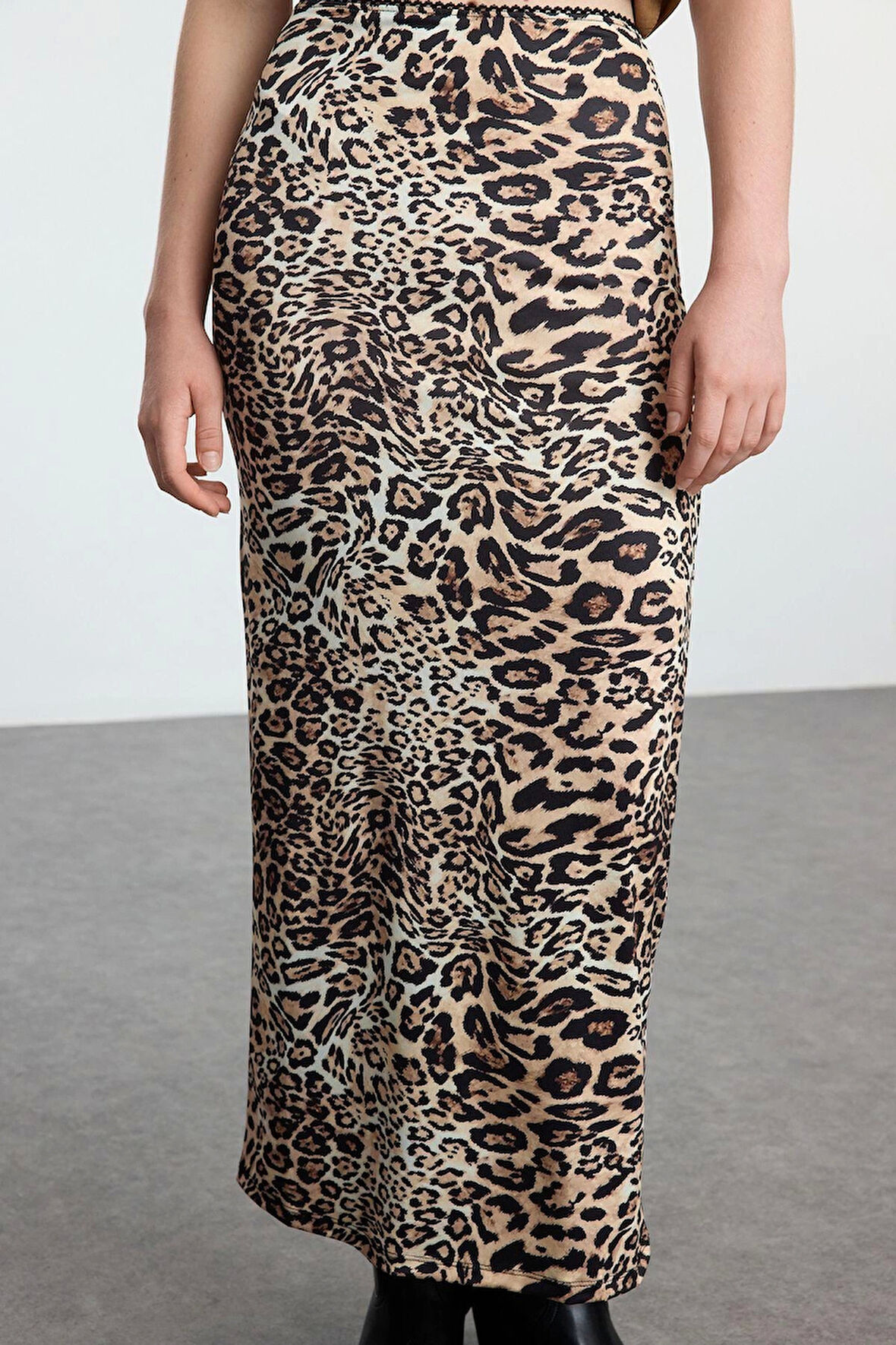 Modern Tarz Astarsız Örme Maxi Boy Kahverengi Leopar Animal Baskılı Beli Lastikli Maxi Kalem Etek